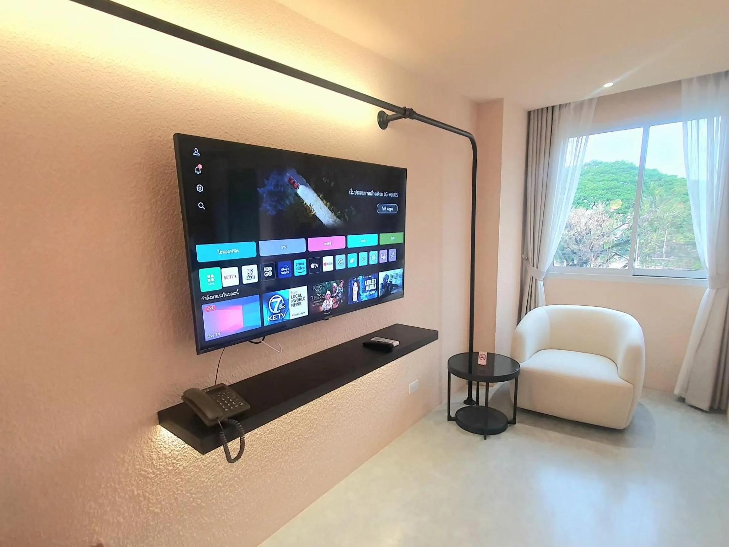 Photo of the whole room in Mai Hotel Chiang Mai ใหม่โฮเทล เชียงใหม่