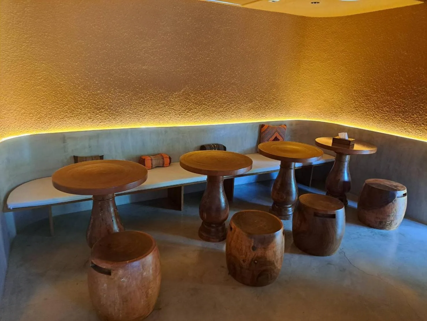 Lobby or reception in Mai Hotel Chiang Mai ใหม่โฮเทล เชียงใหม่