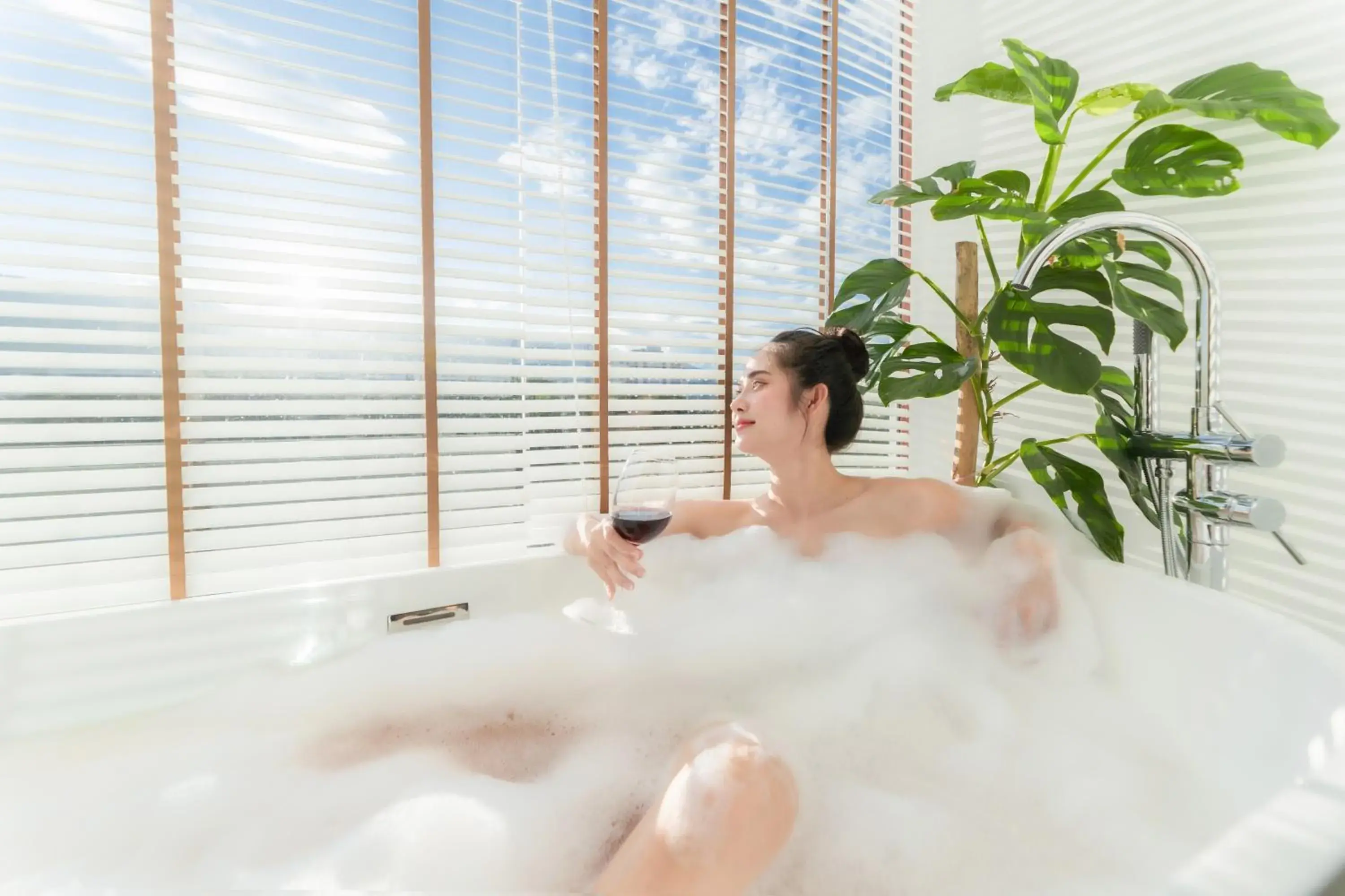 Bathroom in Mai Hotel Chiang Mai ใหม่โฮเทล เชียงใหม่ Bathroom in Mai Hotel Chiang Mai ใหม่โฮเทล เชียงใหม่