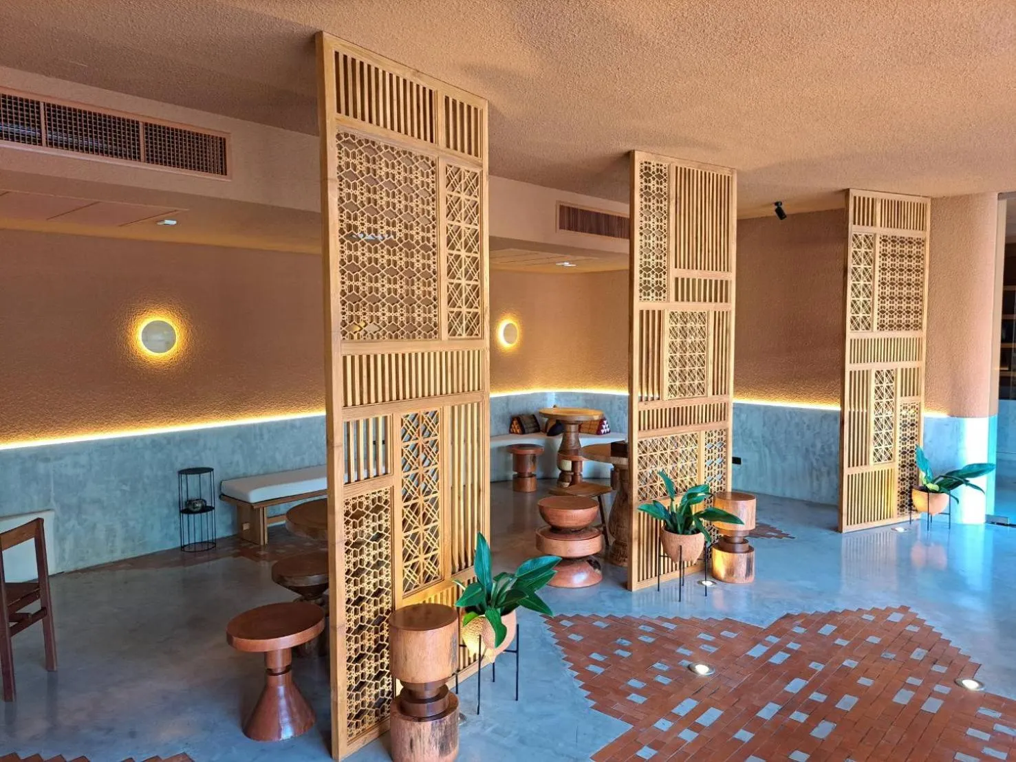 Property building in Mai Hotel Chiang Mai ใหม่โฮเทล เชียงใหม่