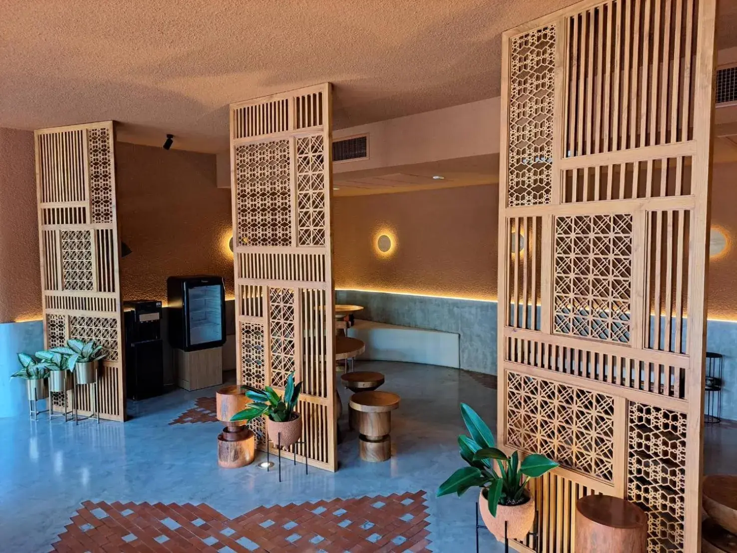 Property building in Mai Hotel Chiang Mai ใหม่โฮเทล เชียงใหม่ Property building in Mai Hotel Chiang Mai ใหม่โฮเทล เชียงใหม่