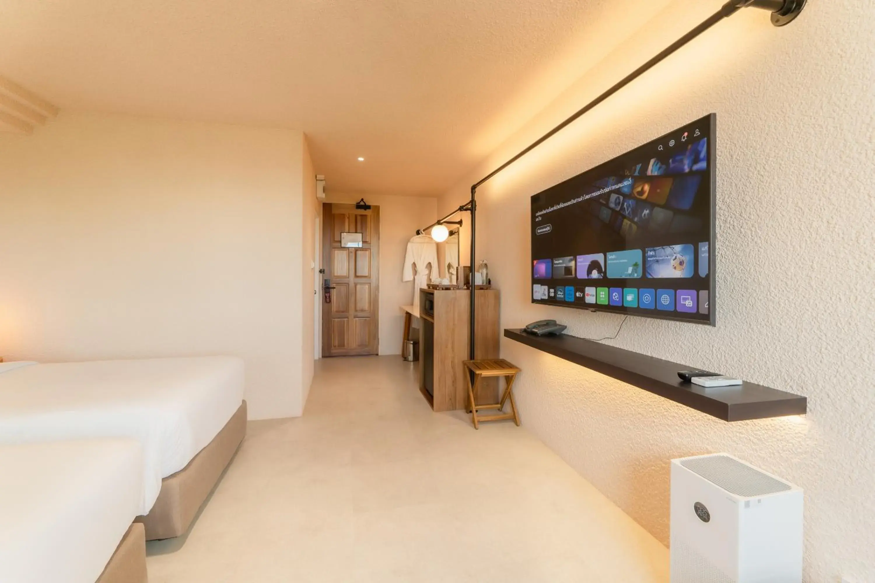 TV and multimedia, Bed in Mai Hotel Chiang Mai ใหม่โฮเทล เชียงใหม่ TV and multimedia, Bed in Mai Hotel Chiang Mai ใหม่โฮเทล เชียงใหม่
