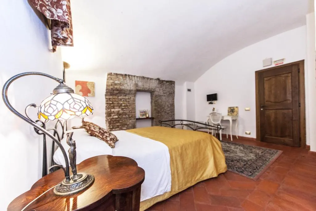 Photo of the whole room, Bed in Rifugio degli Artisti B&B