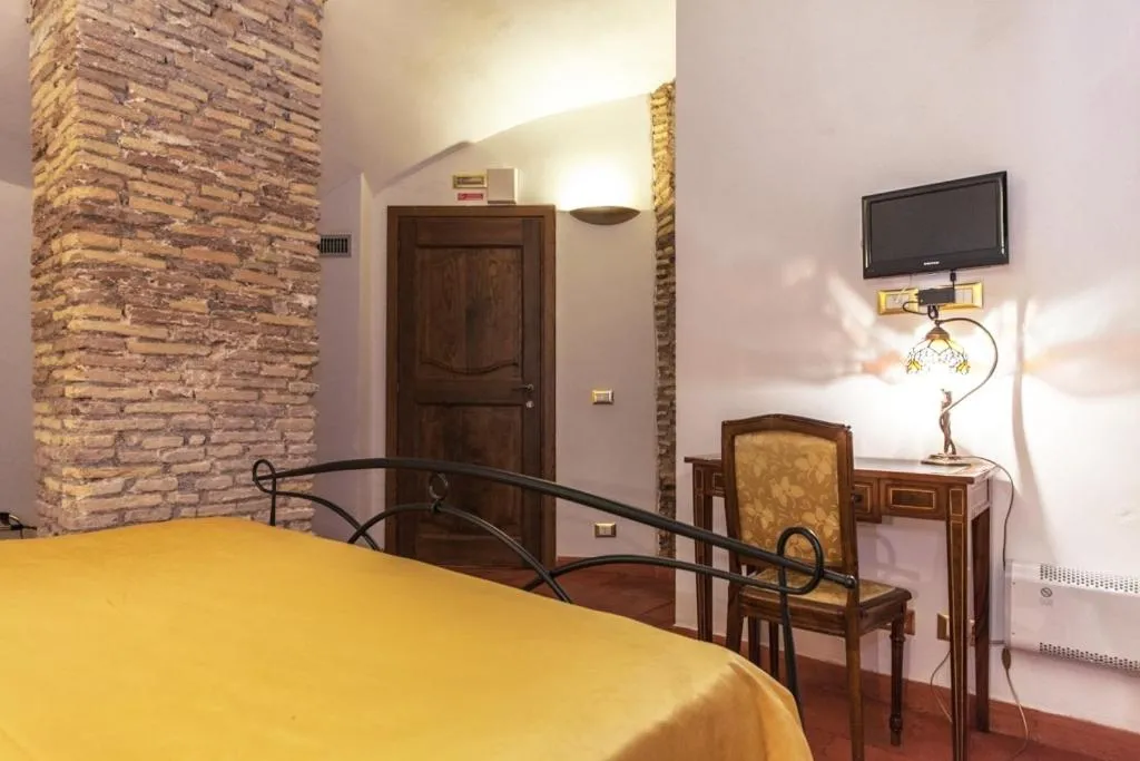 TV and multimedia, Bed in Rifugio degli Artisti B&B