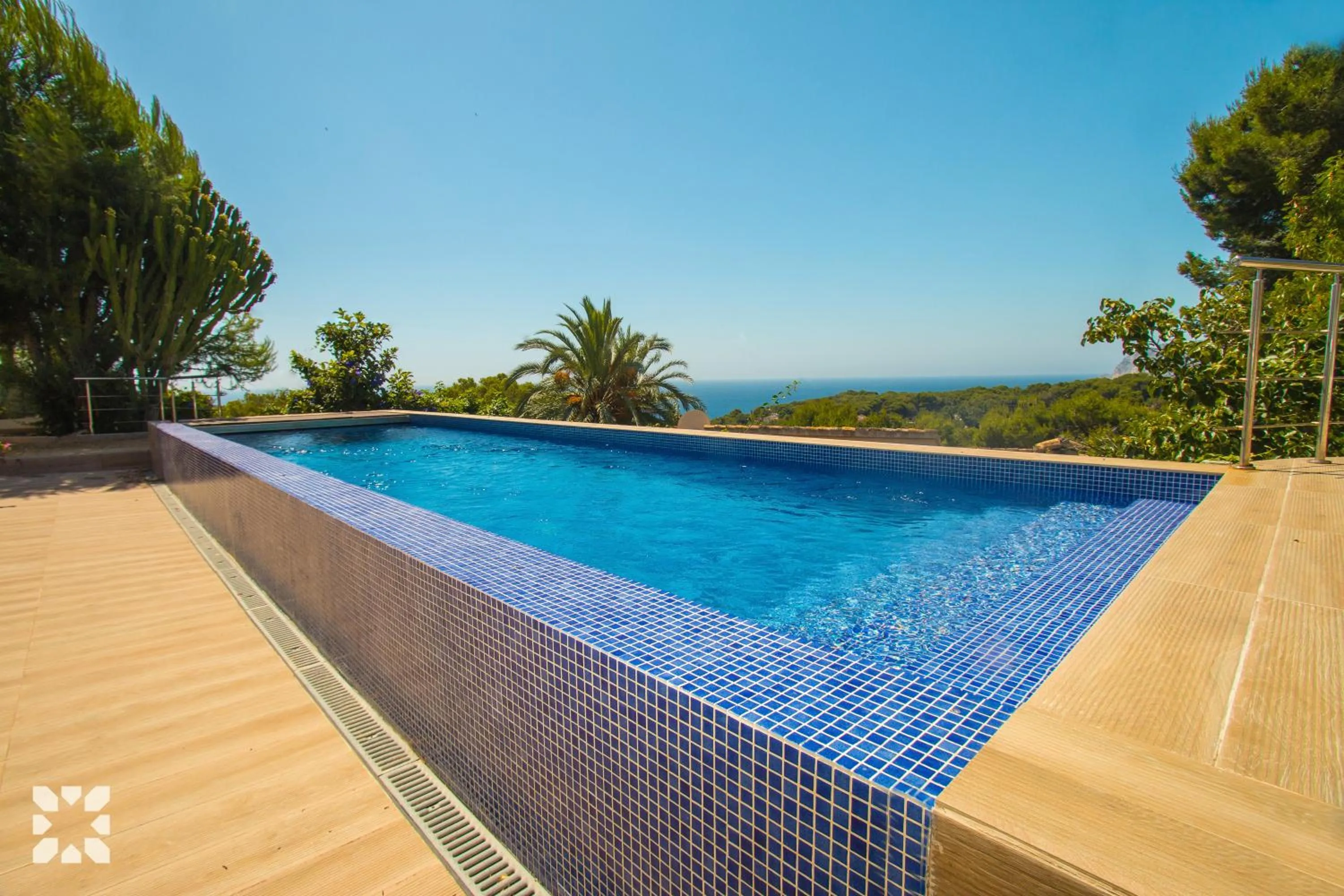 Day in Villa La Casa Blanca by Abahana Villas