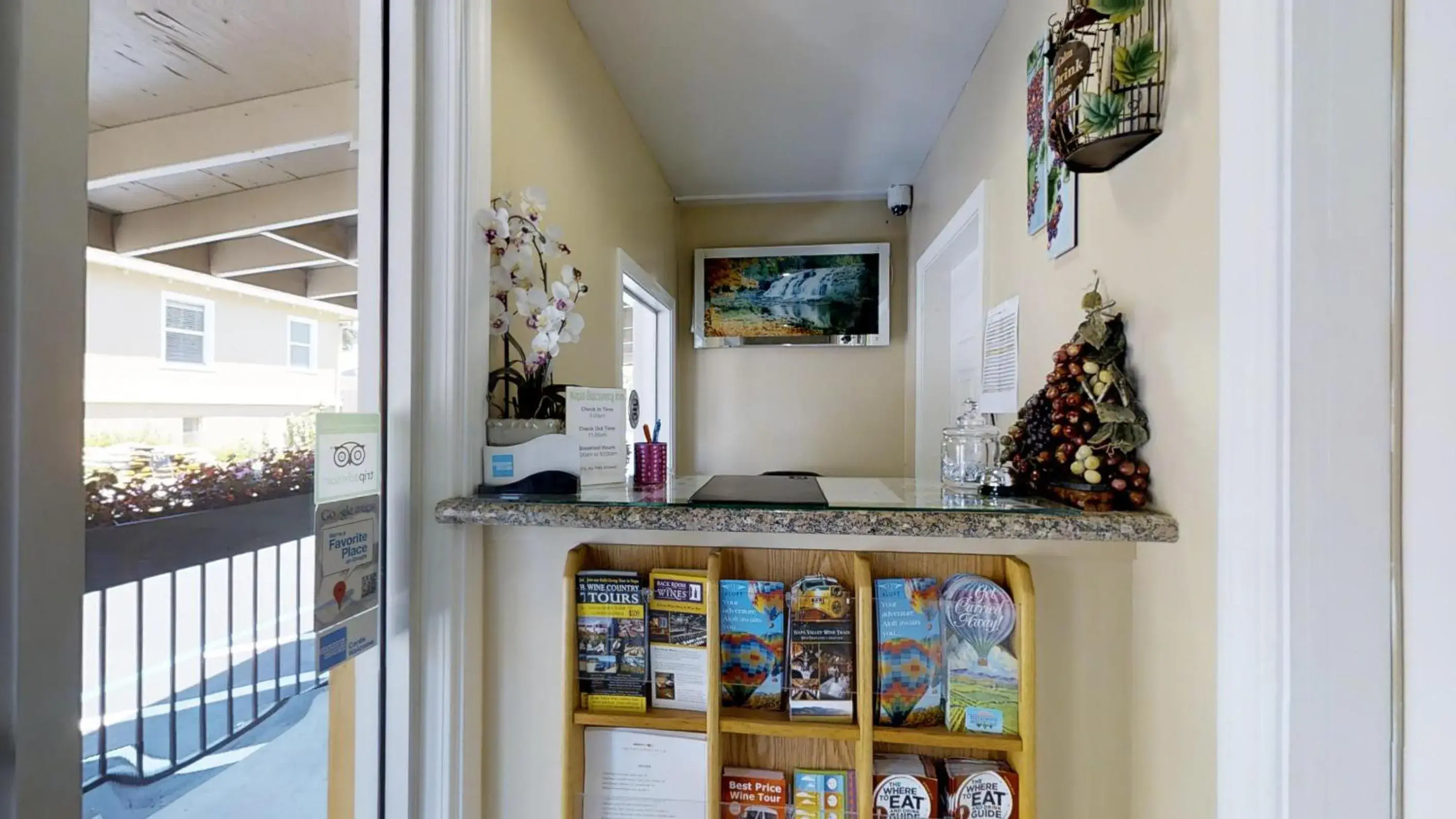 Lobby or reception in Napa Discovery Inn Lobby or reception in Napa Discovery Inn