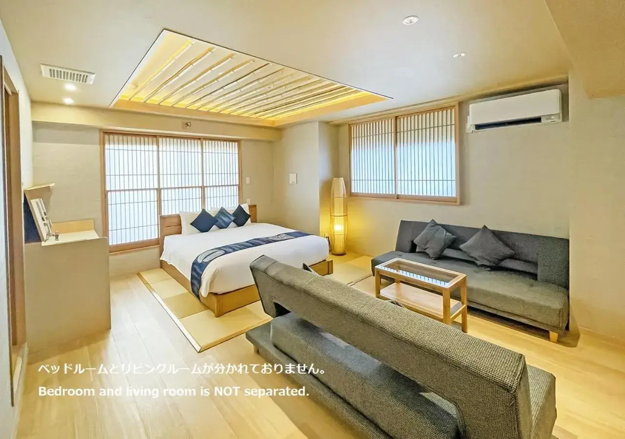 Photo of the whole room, Bed in Stay SAKURA Tokyo Shinjuku Hyakukura Photo of the whole room, Bed in Stay SAKURA Tokyo Shinjuku Hyakukura