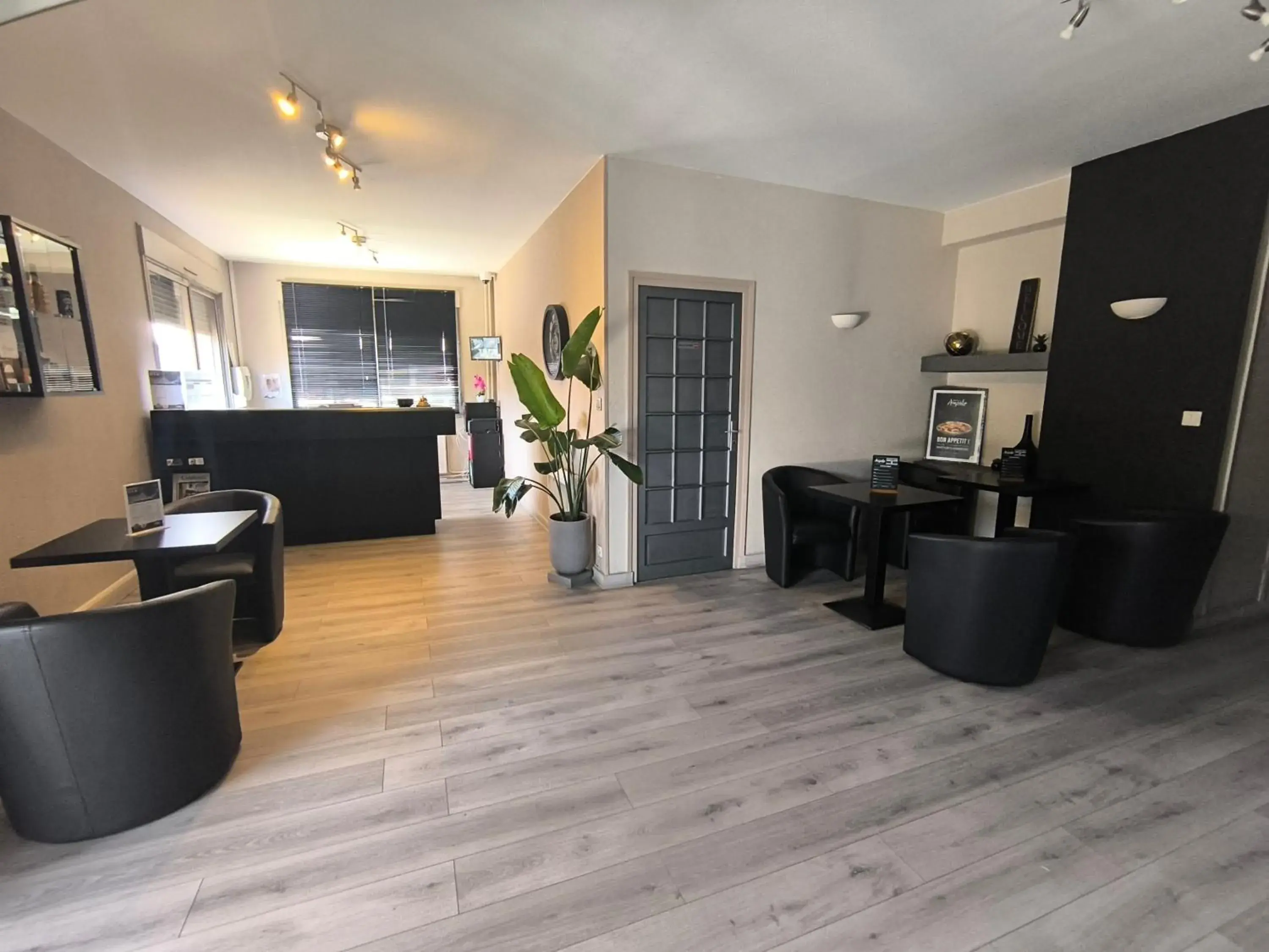 Lobby or reception in Adonis Lyon Est Hôtel Artys Lobby or reception in Adonis Lyon Est Hôtel Artys