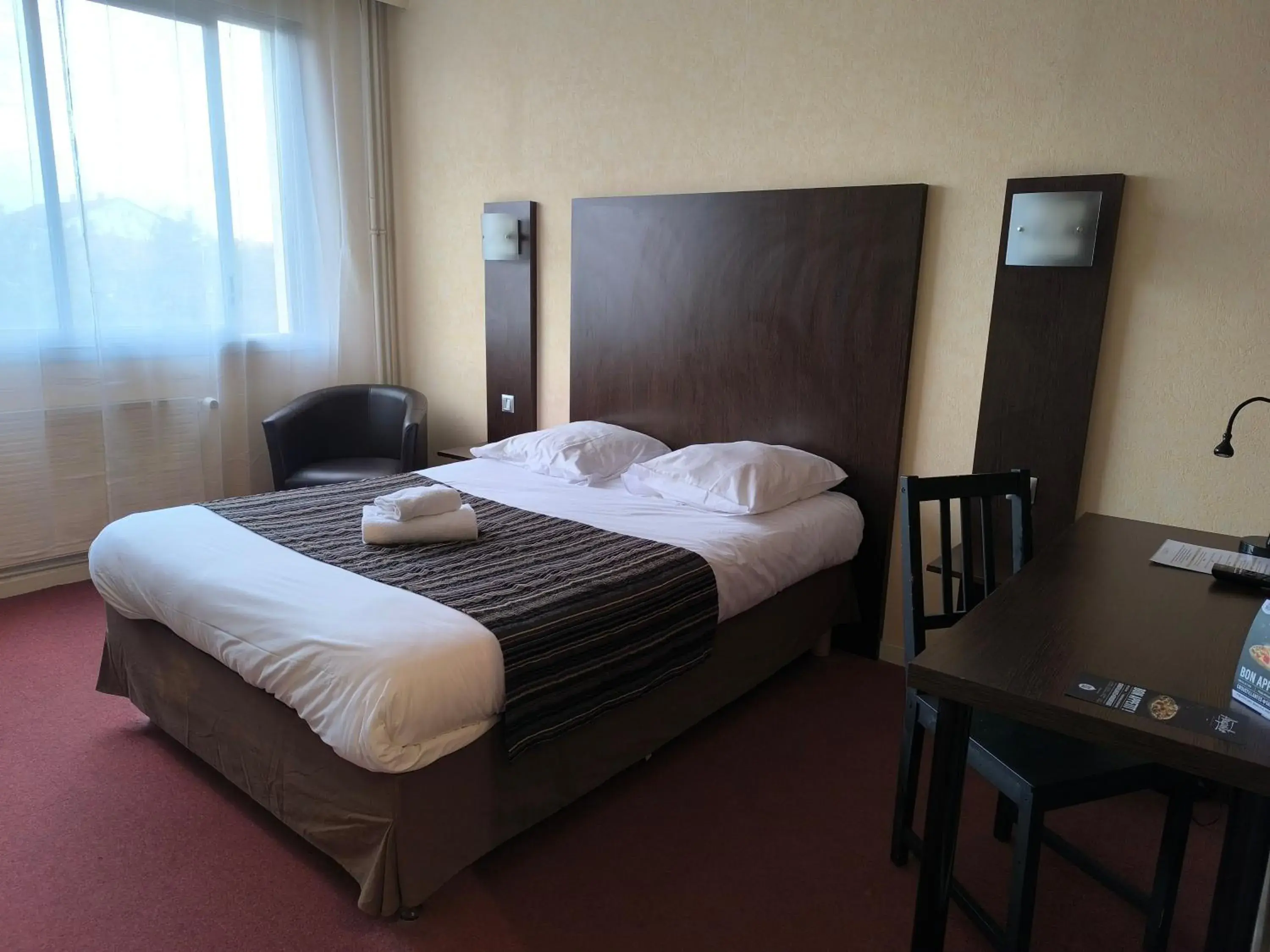 Bed in Adonis Lyon Est Hôtel Artys Bed in Adonis Lyon Est Hôtel Artys