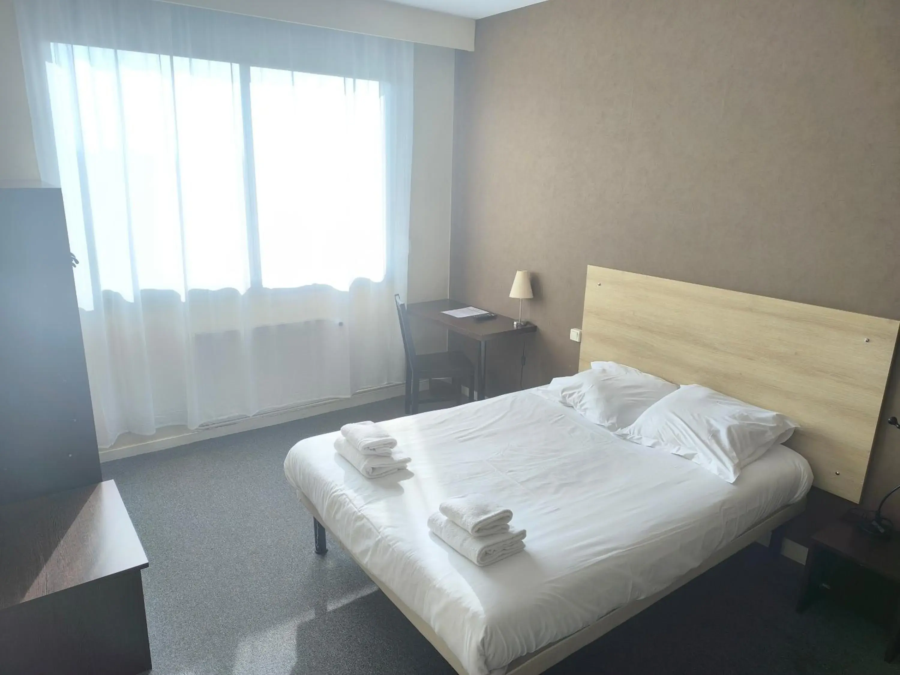 Bed in Adonis Lyon Est Hôtel Artys Bed in Adonis Lyon Est Hôtel Artys