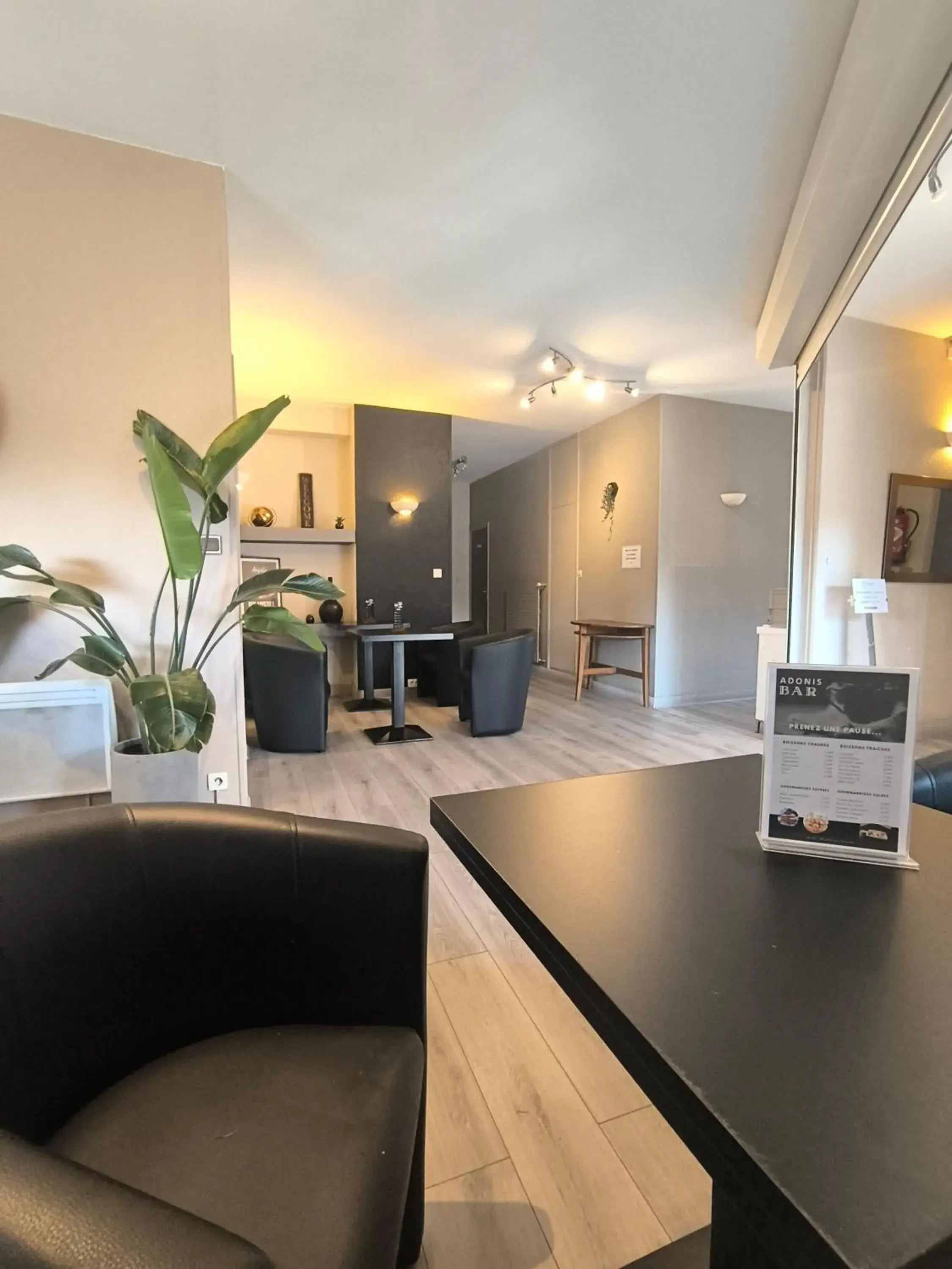 Lobby or reception in Adonis Lyon Est Hôtel Artys Lobby or reception in Adonis Lyon Est Hôtel Artys