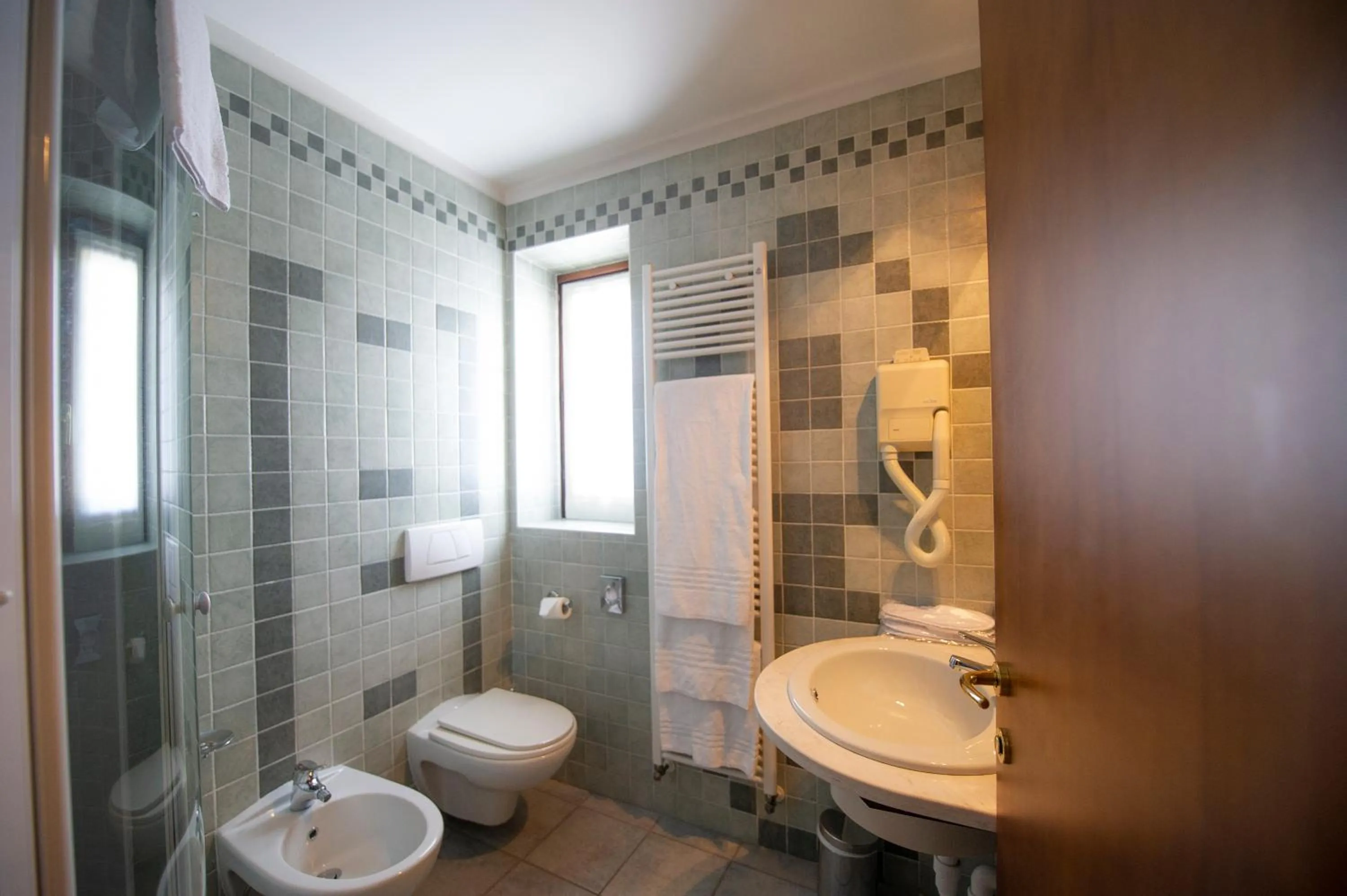 Shower in Hotel Giardino