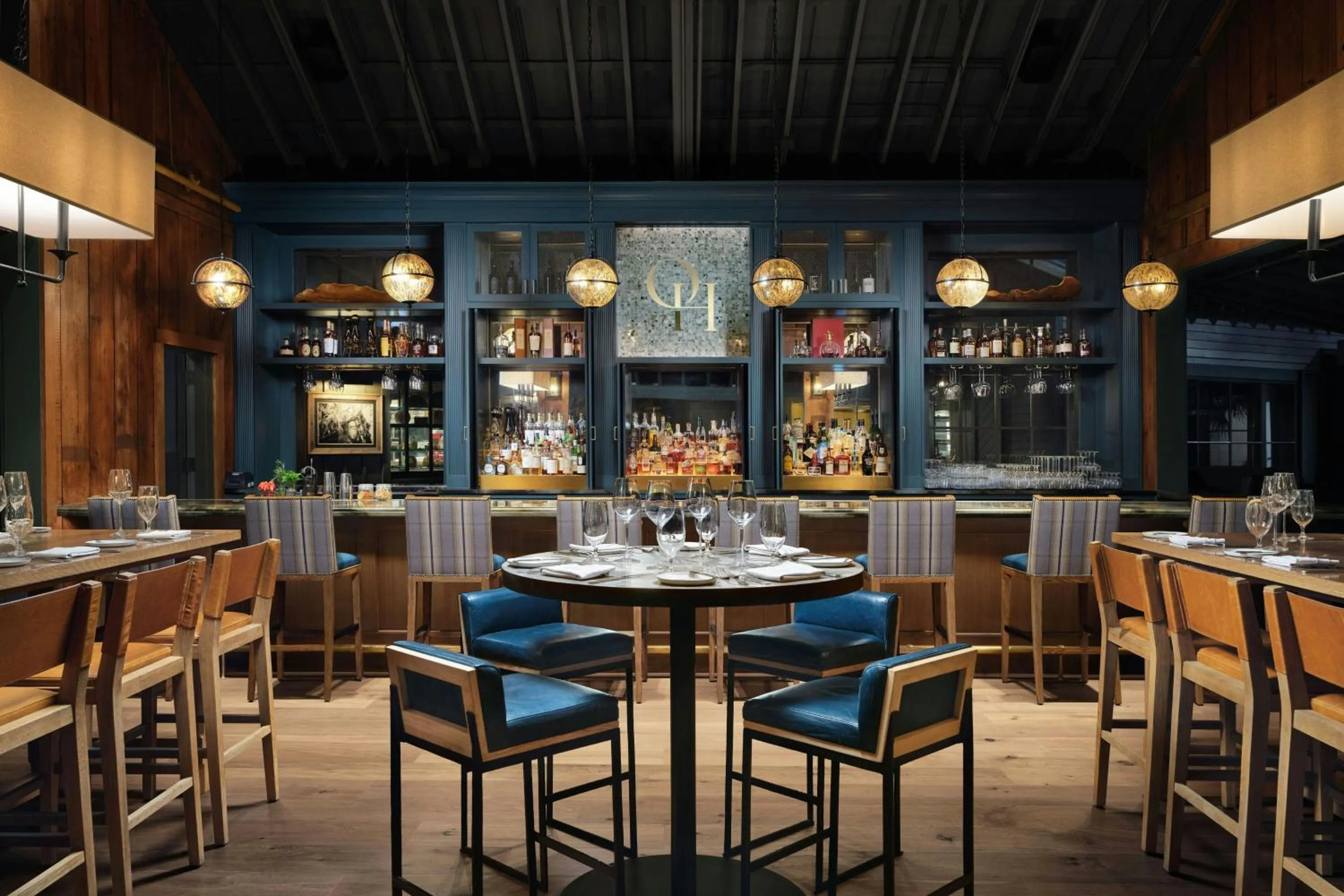 Lounge or bar in Gaylord Palms Resort & Convention Center