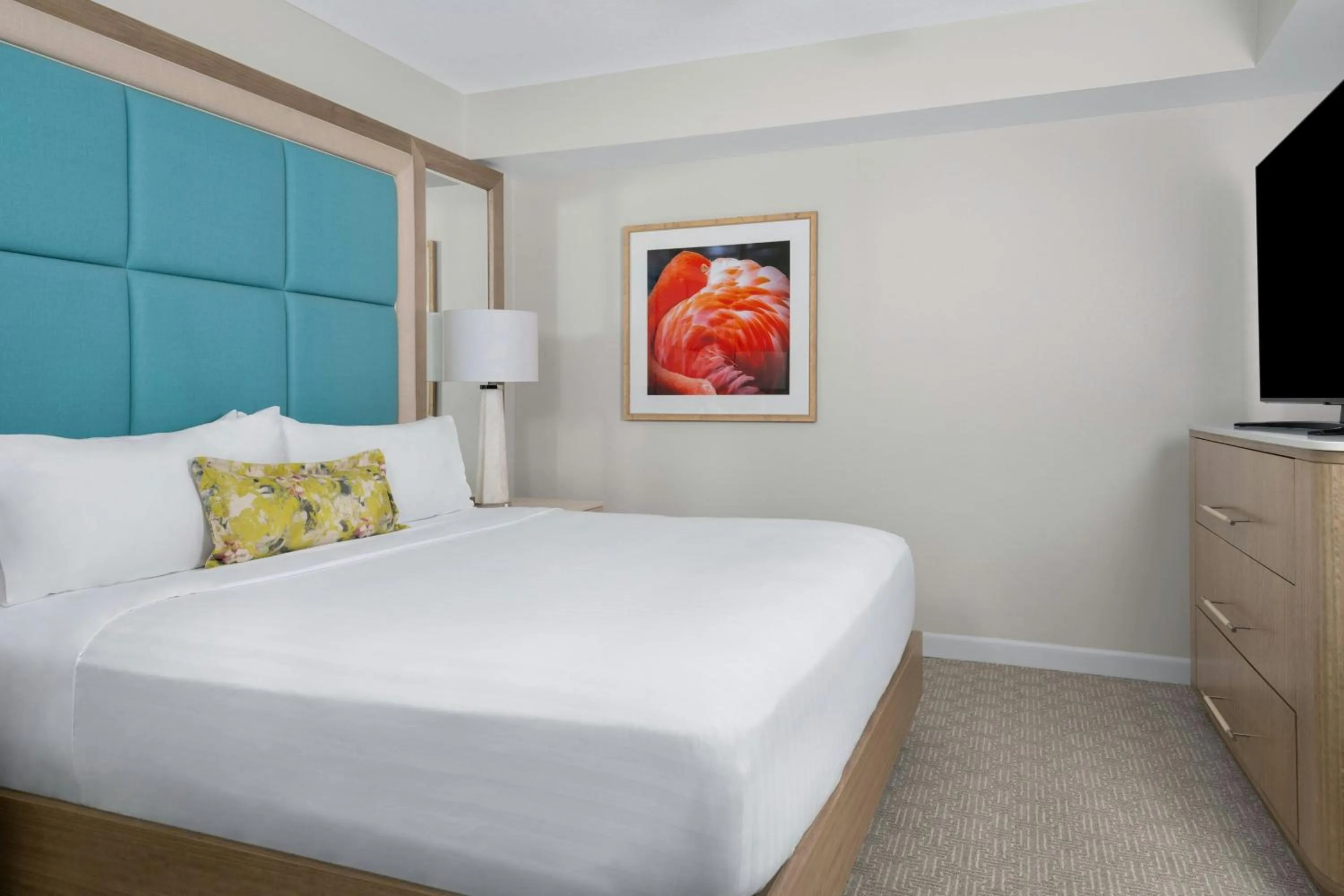 Bedroom, Bed in Gaylord Palms Resort & Convention Center