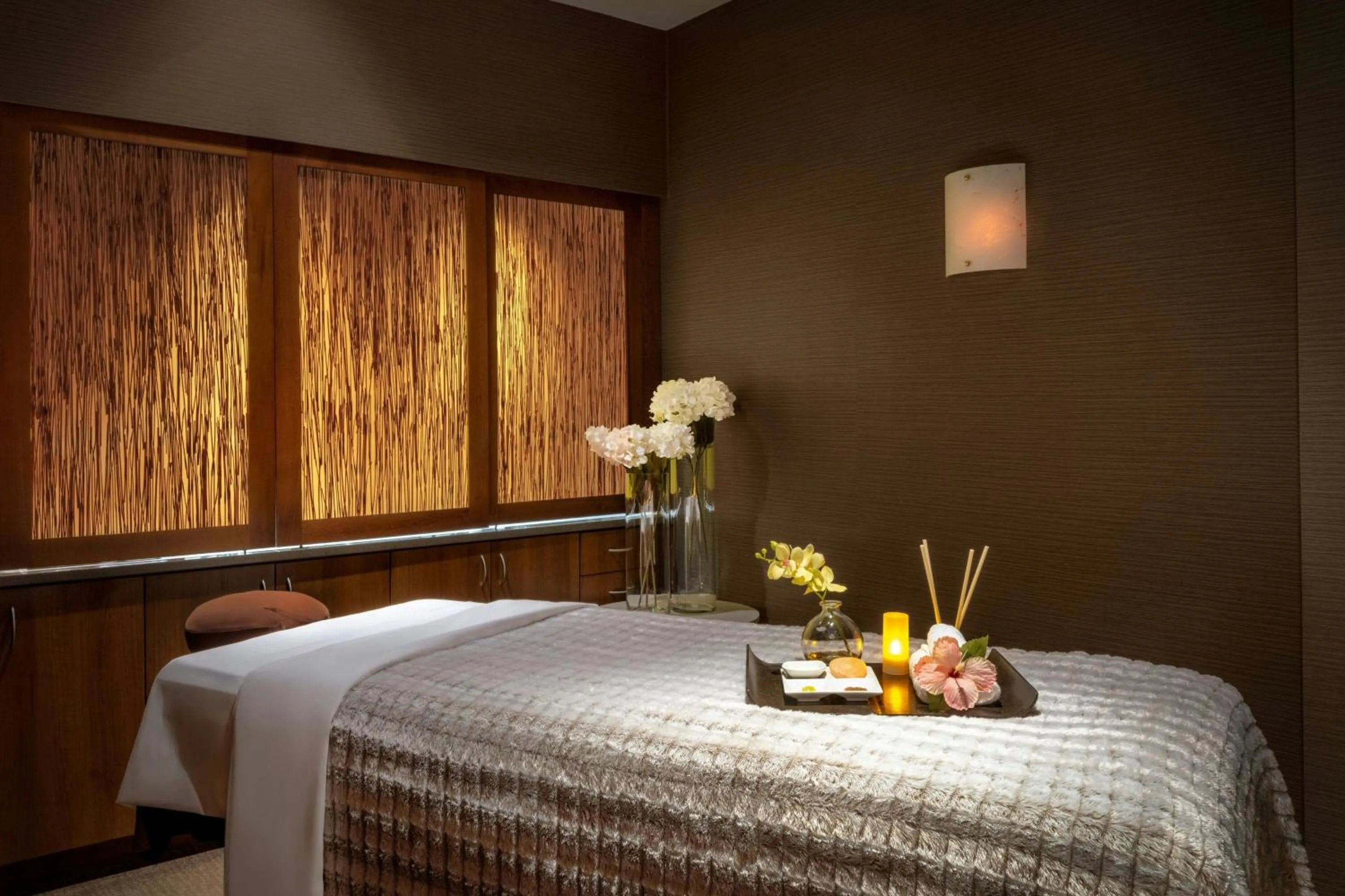 Spa and wellness centre/facilities, Bed in Gaylord Palms Resort & Convention Center