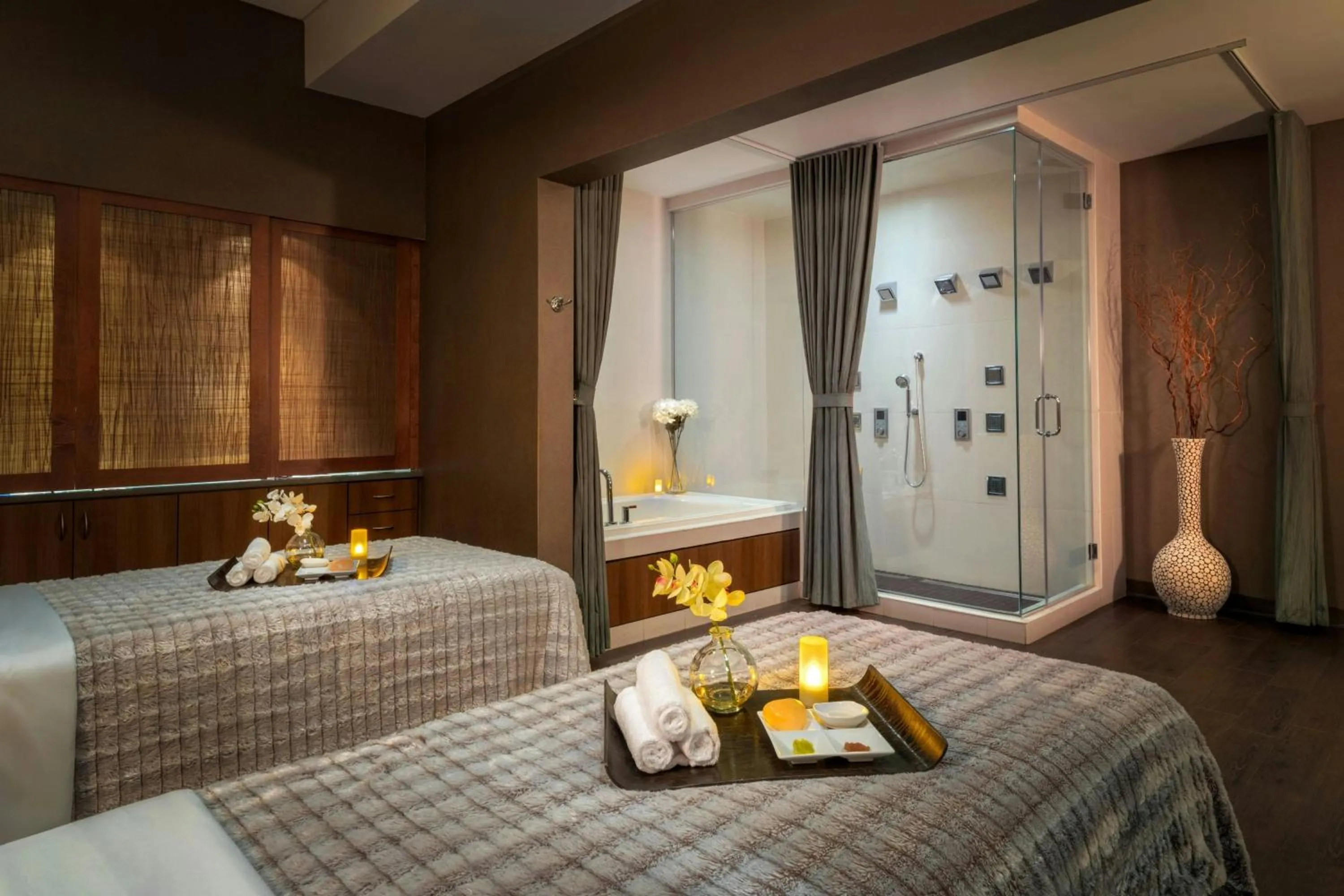 Spa and wellness centre/facilities, Bed in Gaylord Palms Resort & Convention Center