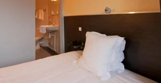 Bedroom, Bed in Hotel De Londres