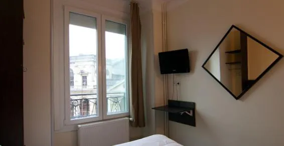 Photo of the whole room, Bed in Hotel De Londres