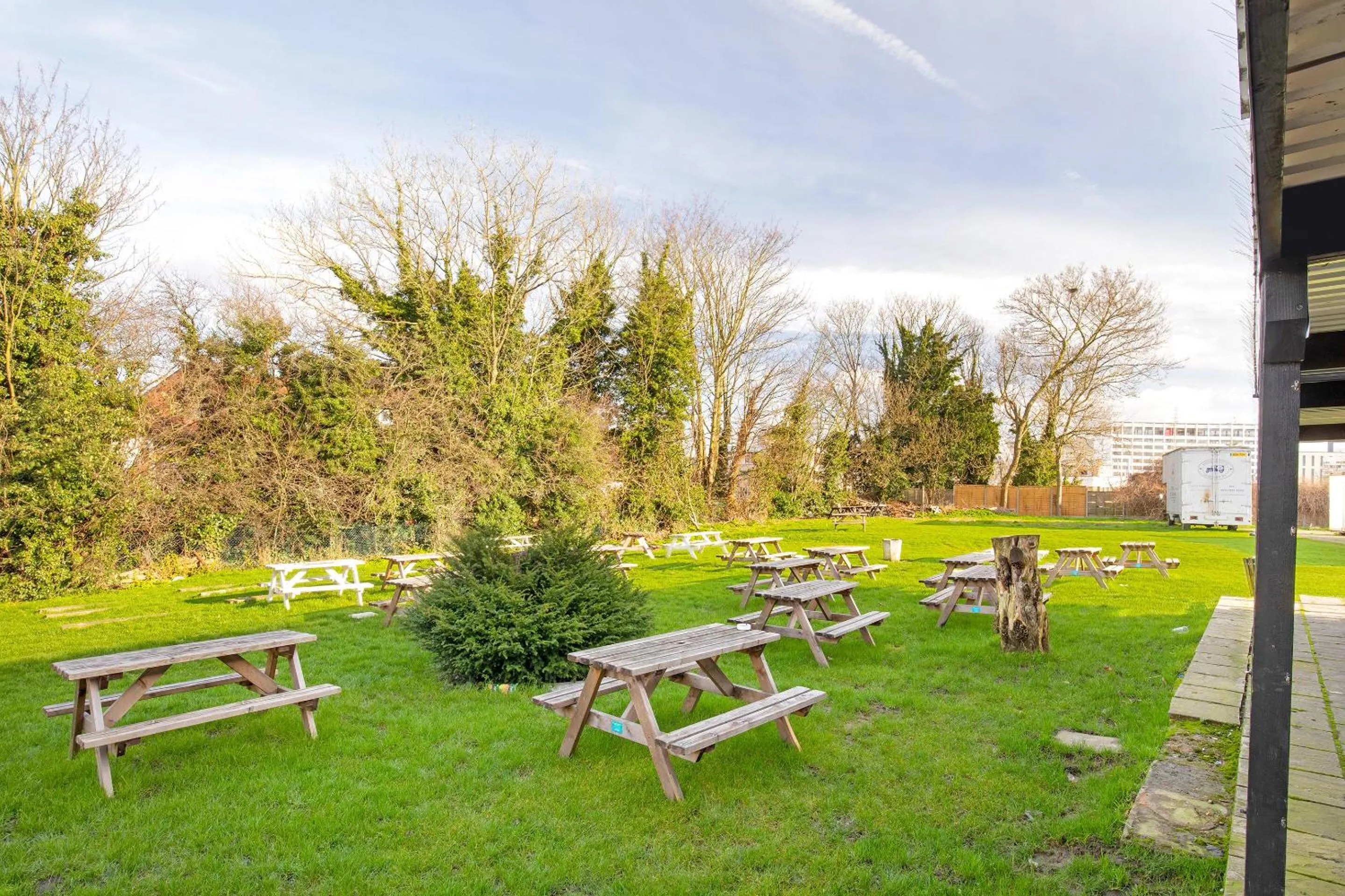 Garden in OYO The Green Man Pub And Hotel
