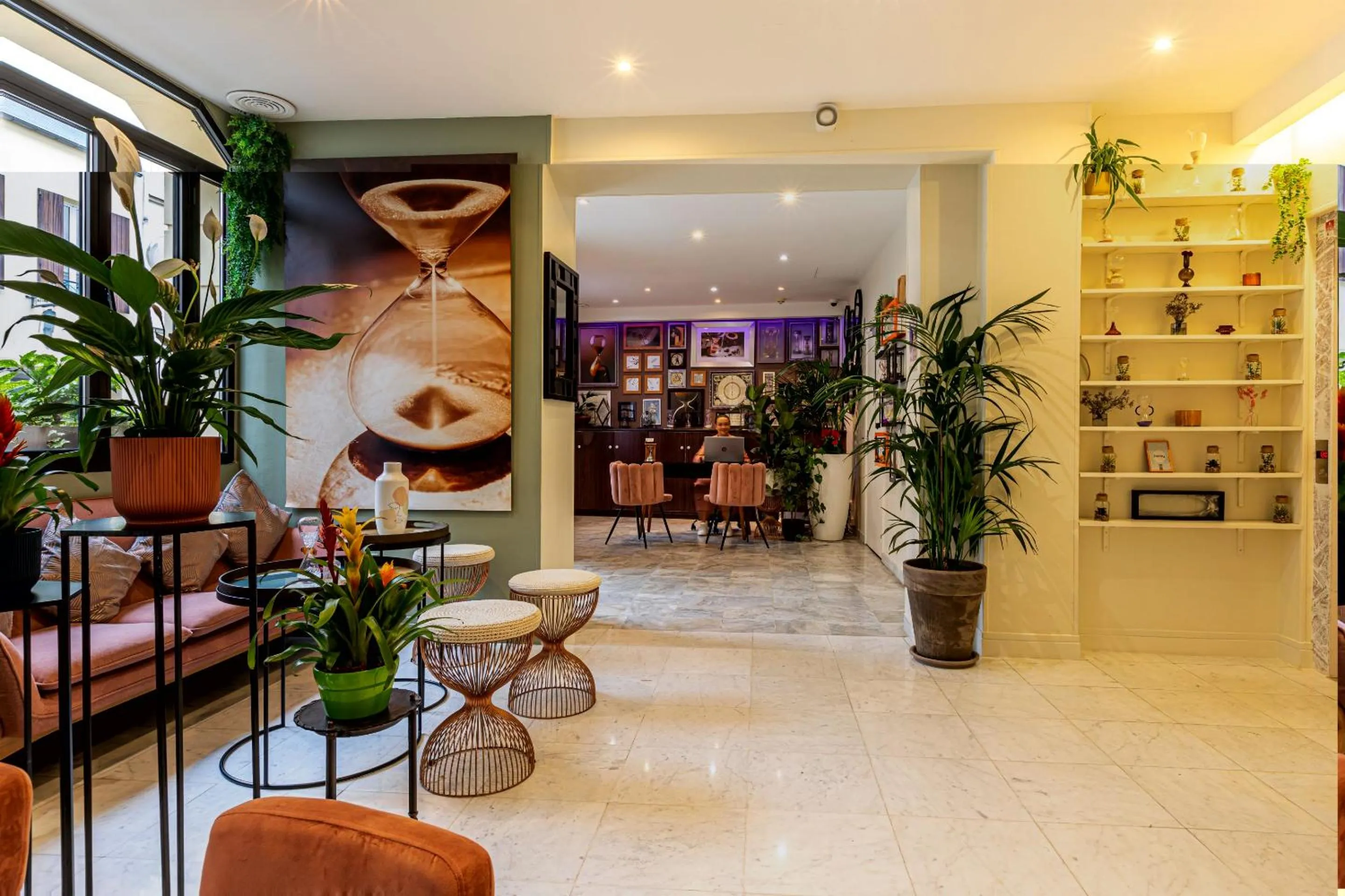 Lobby or reception in Hotel Ariane Montparnasse by Patrick Hayat
