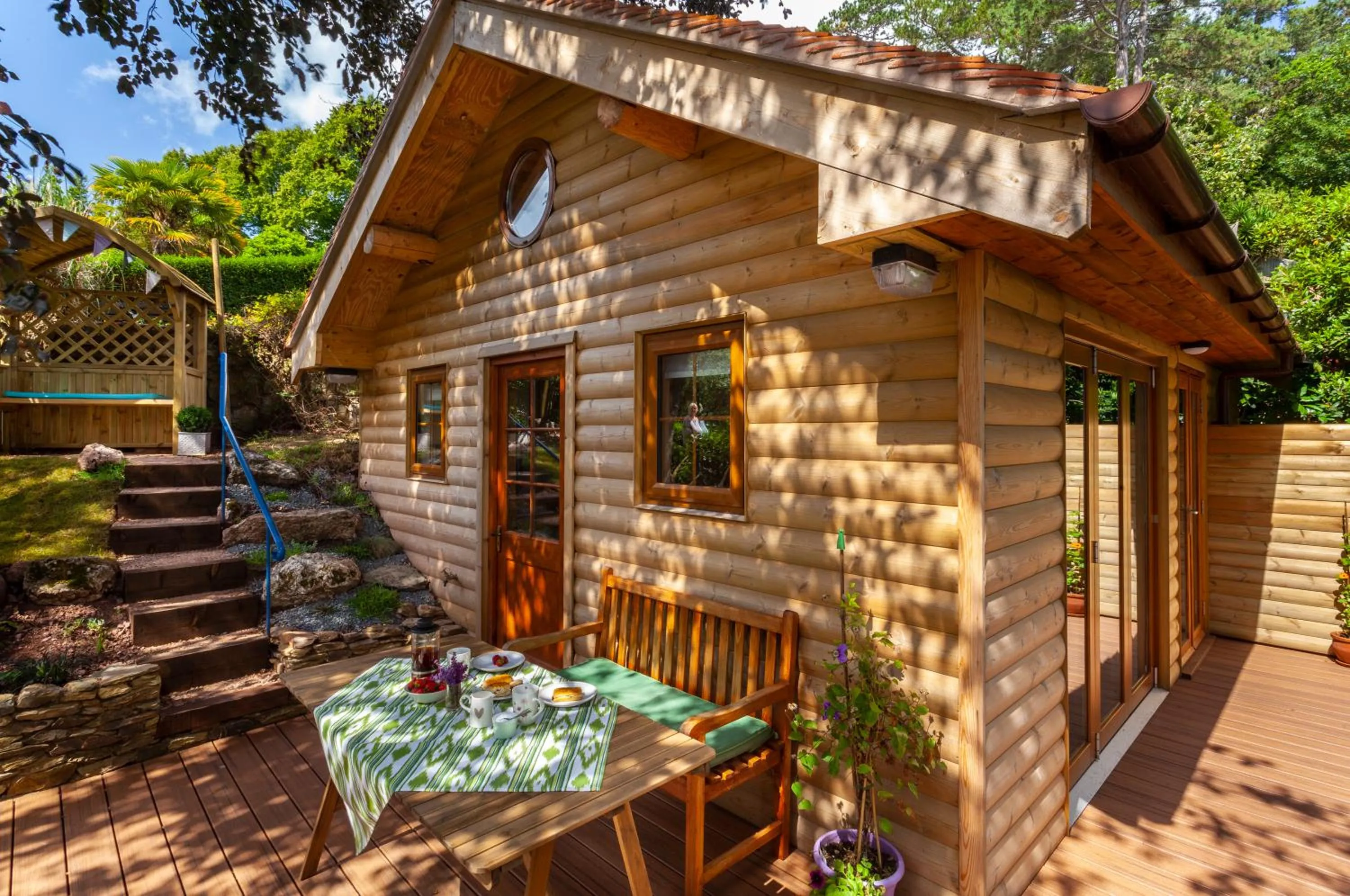 Porthole Log Cabin