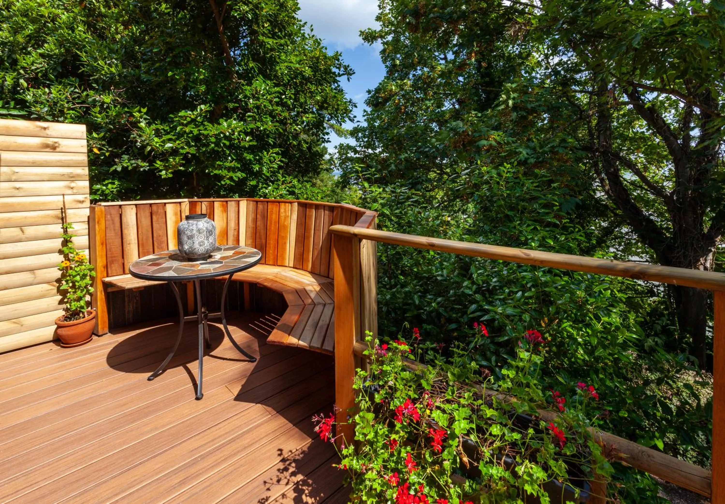 Porthole Log Cabin