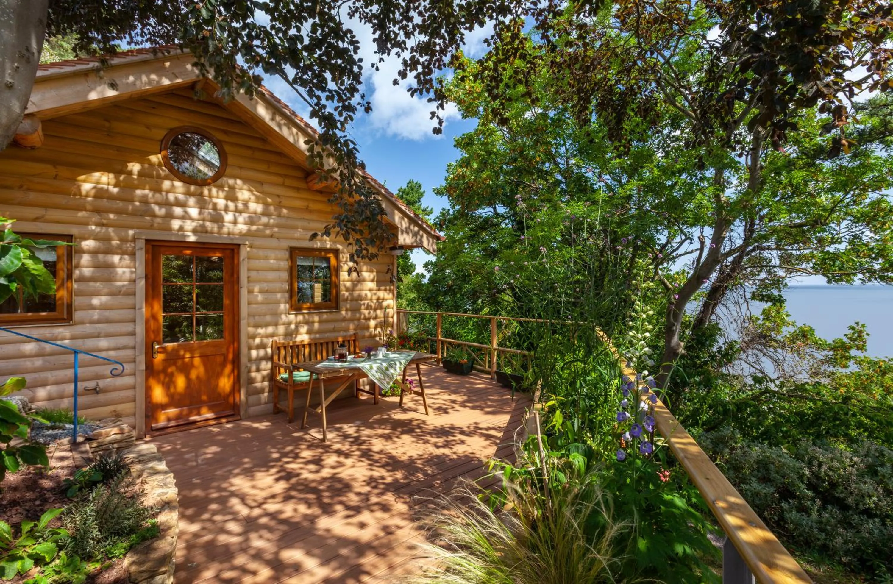 Porthole Log Cabin