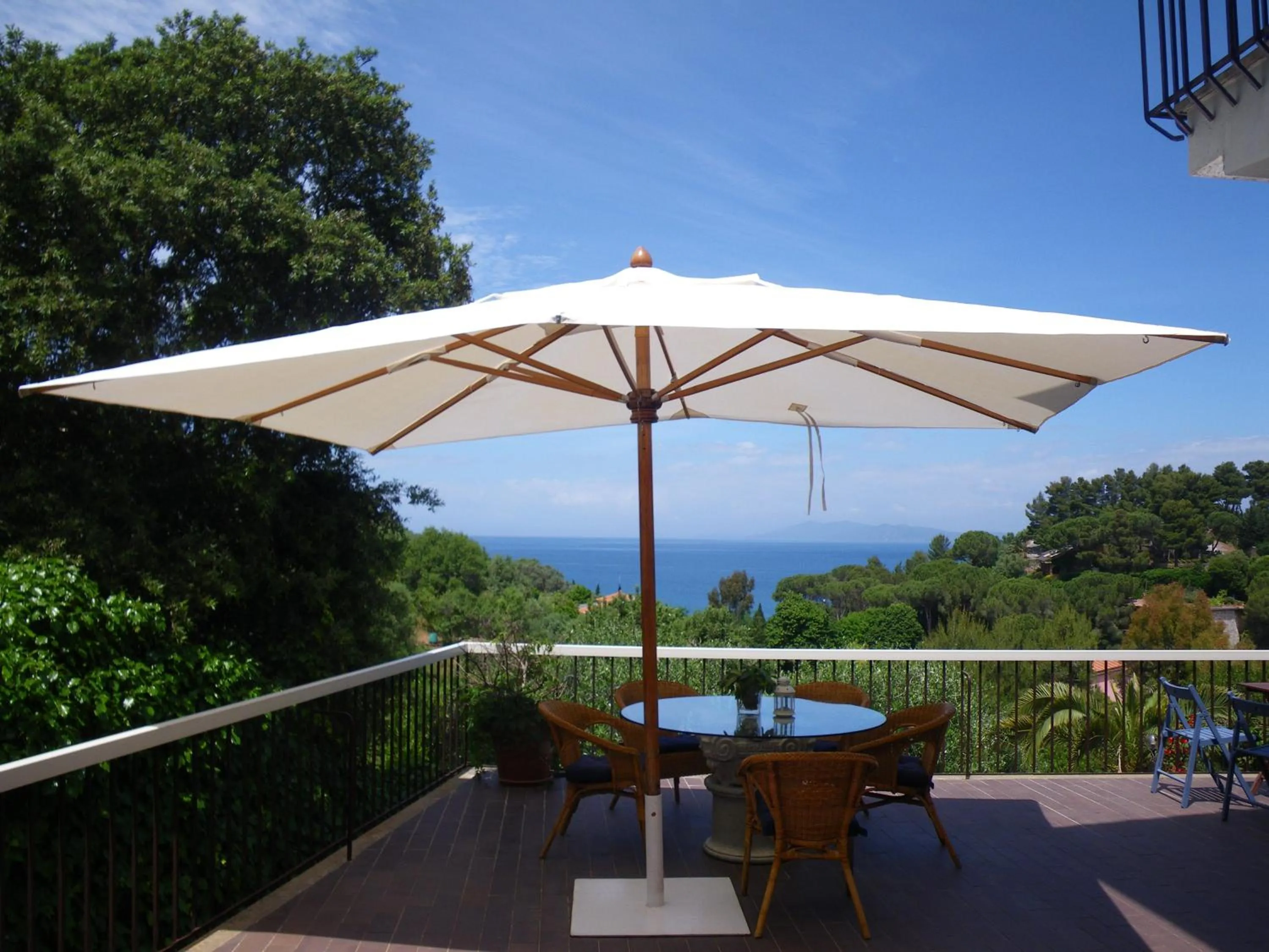Patio in Navarro Hill Resort