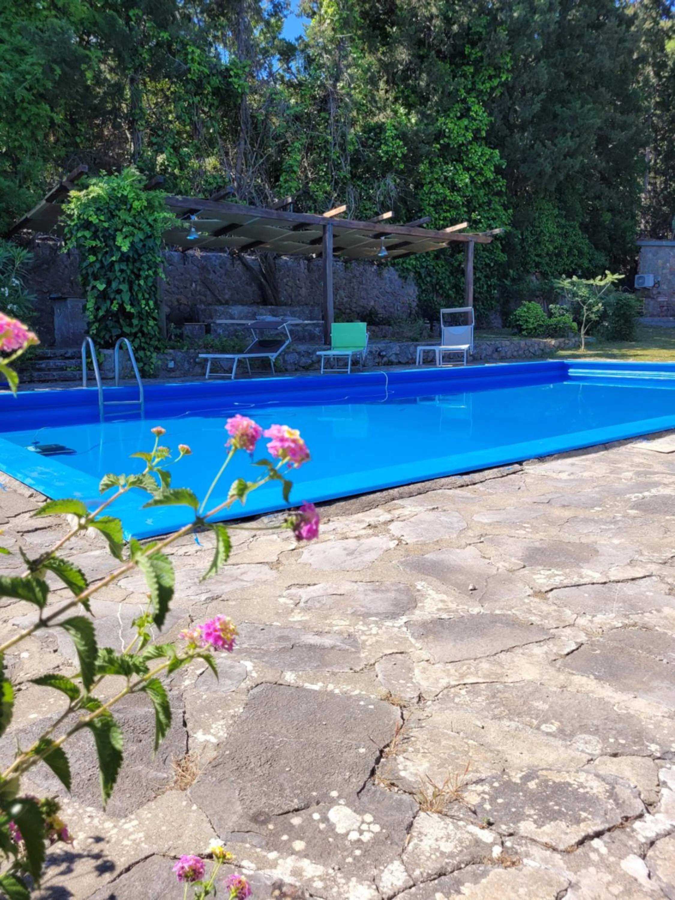 Navarro Hill Resort