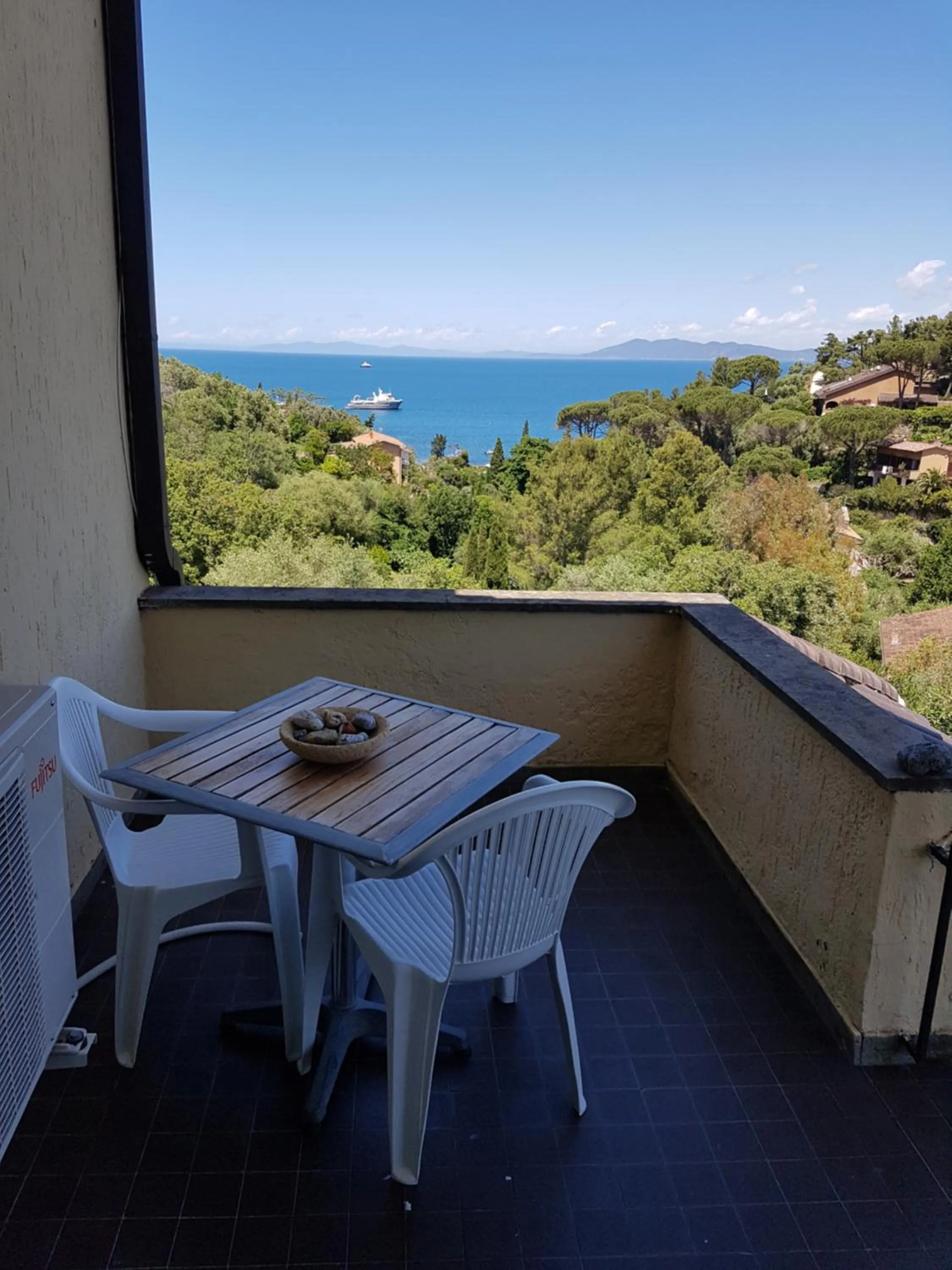 Navarro Hill Resort