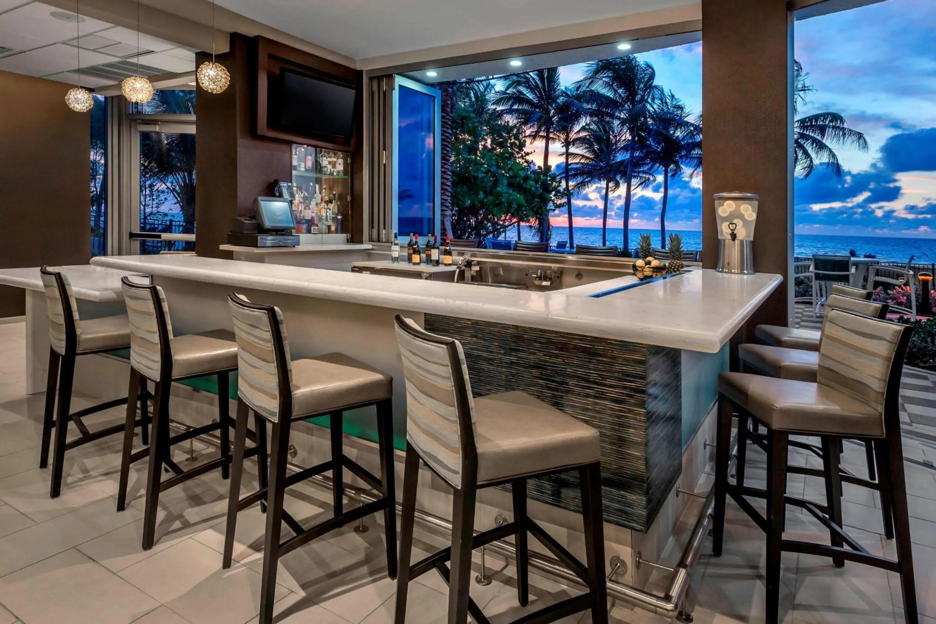 Lounge or bar in Residence Inn Fort Lauderdale Pompano Beach/Oceanfront
