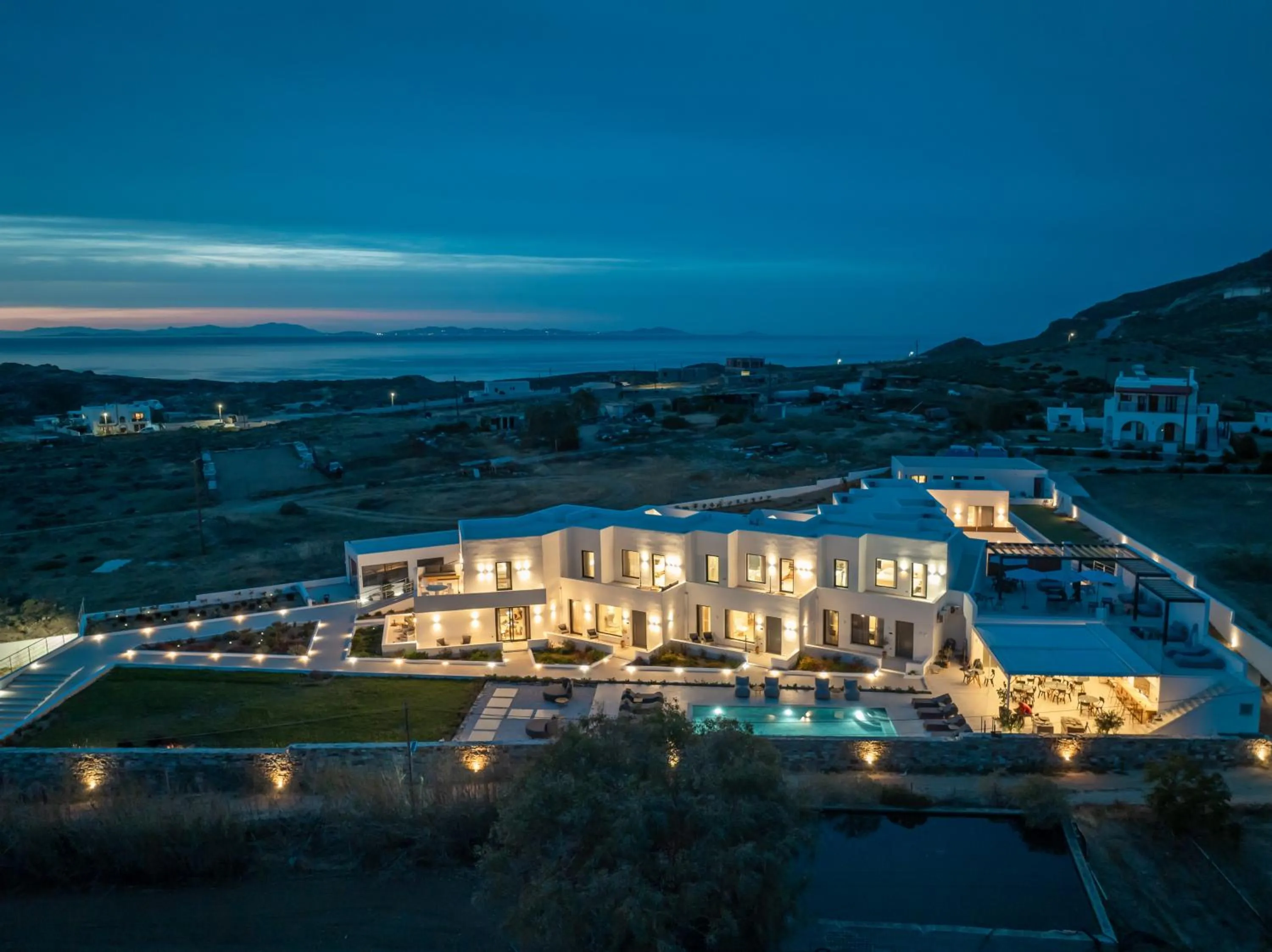 Property building in El Mar Naxos