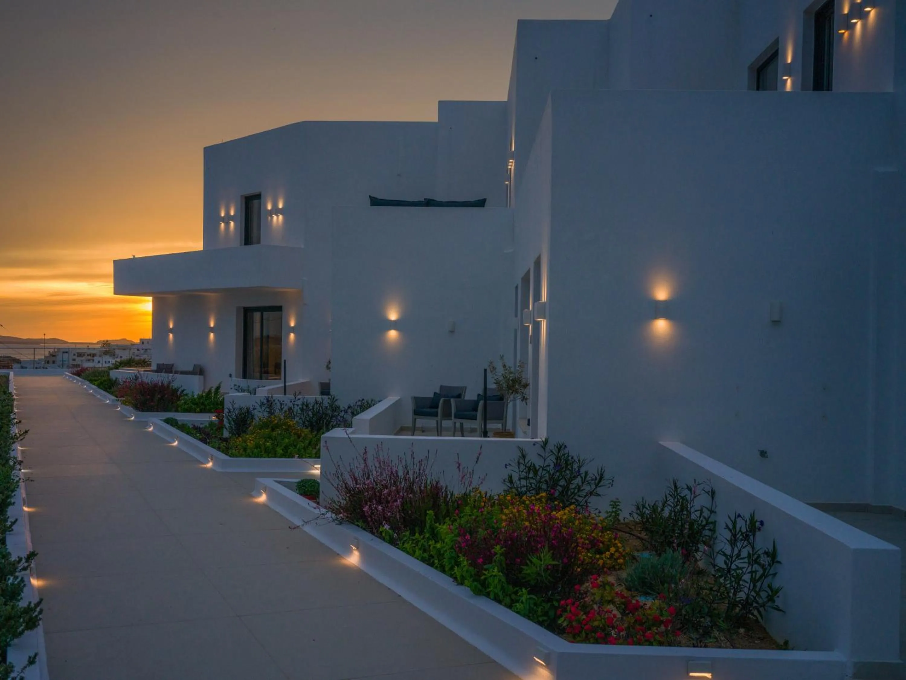 Property building in El Mar Naxos