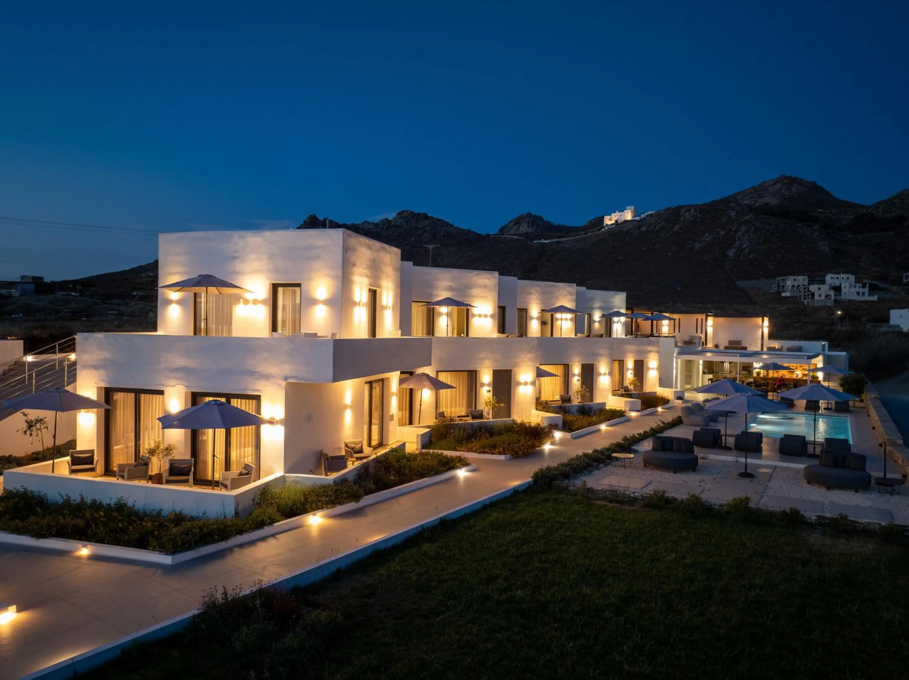 Property building in El Mar Naxos