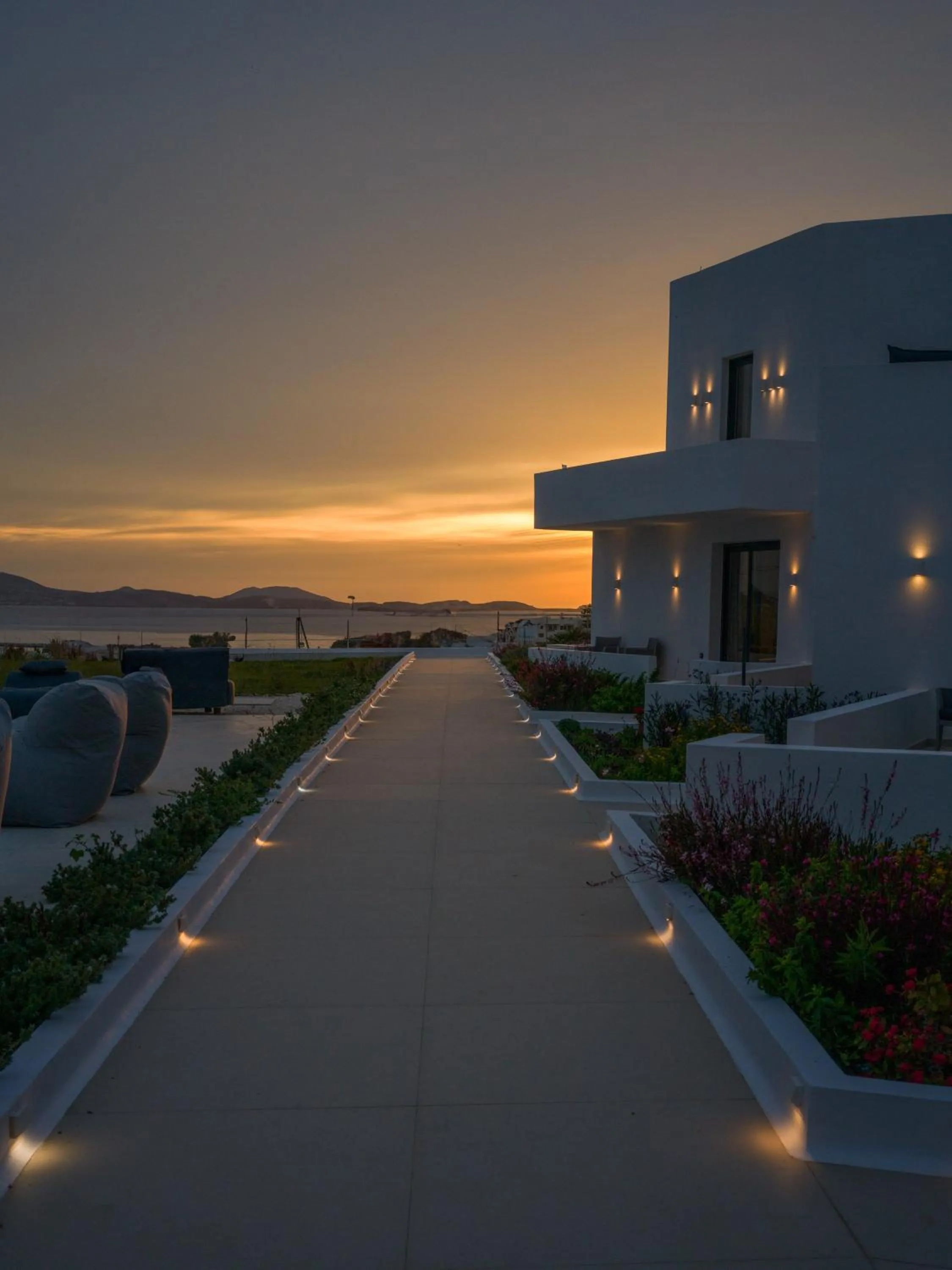 Property building in El Mar Naxos