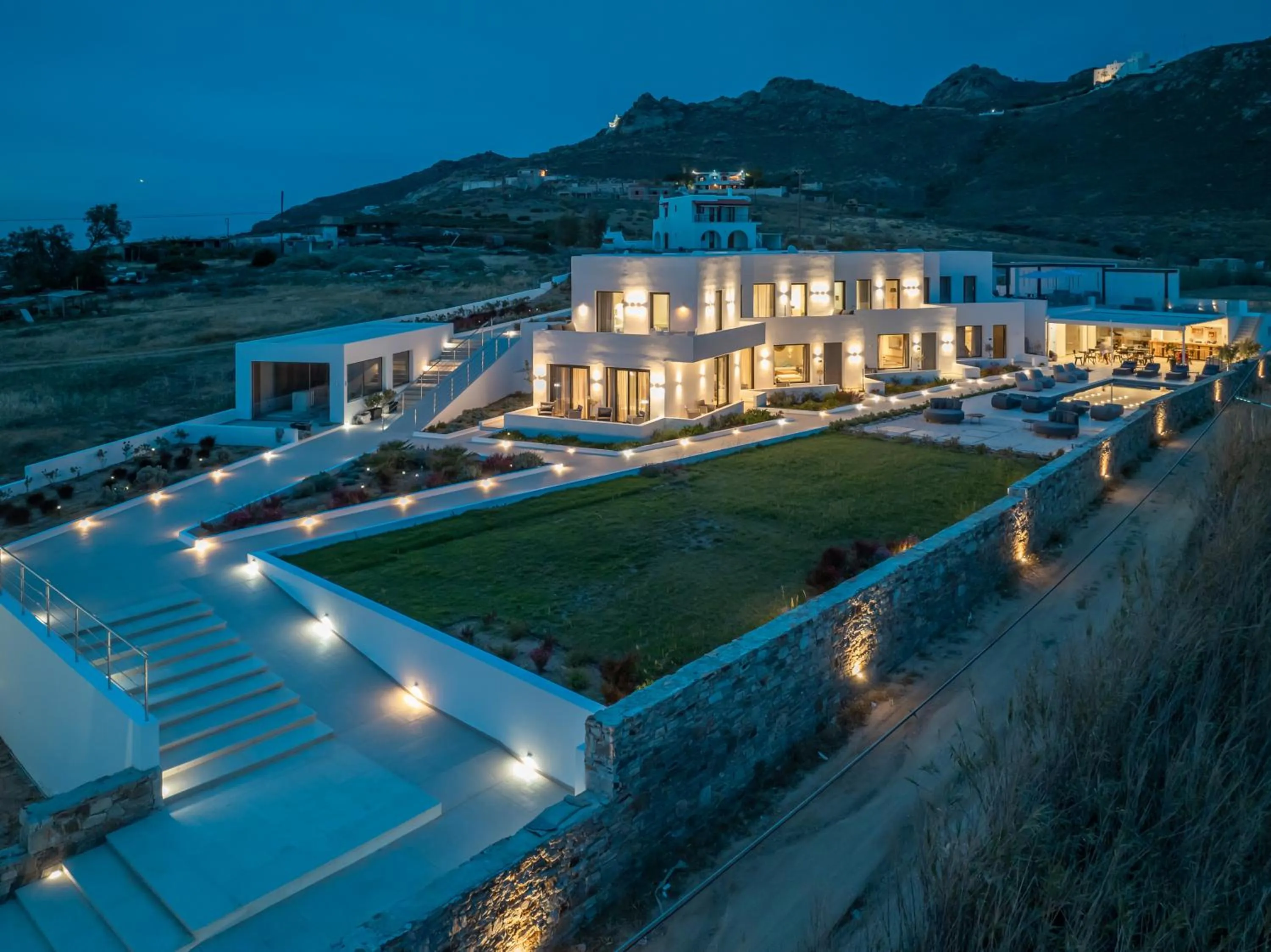 Property building in El Mar Naxos