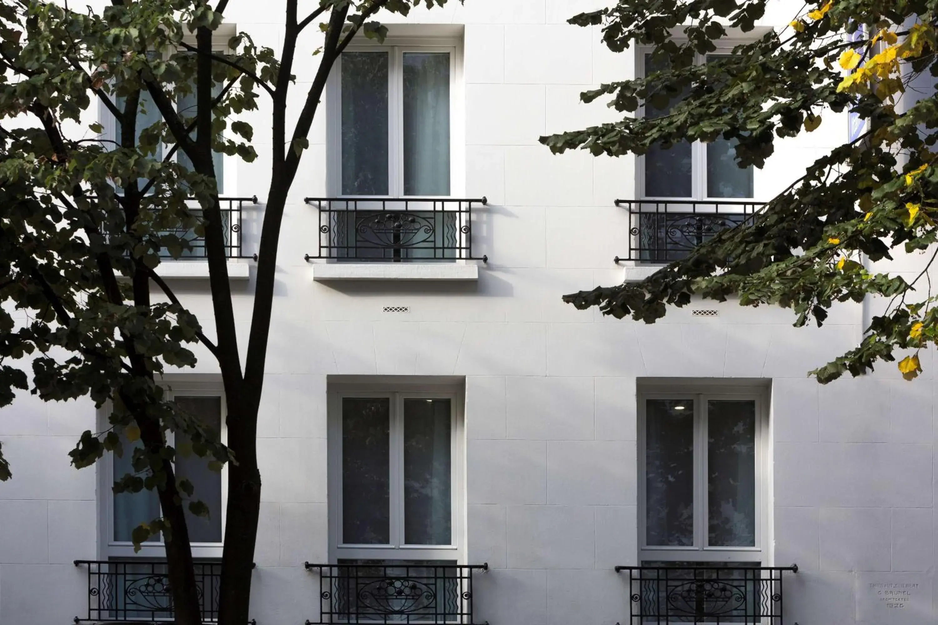 Property building, Patio/Outdoor Area in Hotel Paris Italie