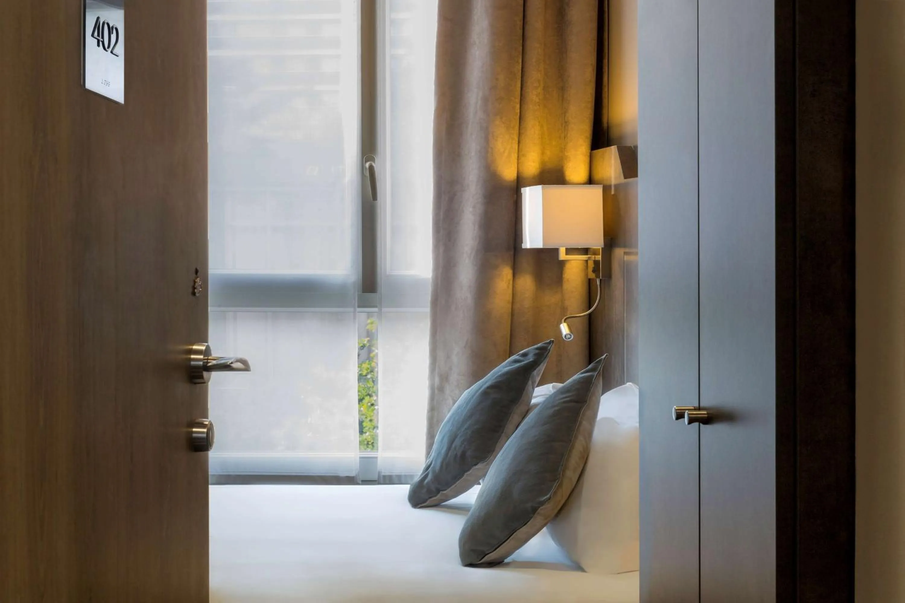 Photo of the whole room in Hotel Paris Italie