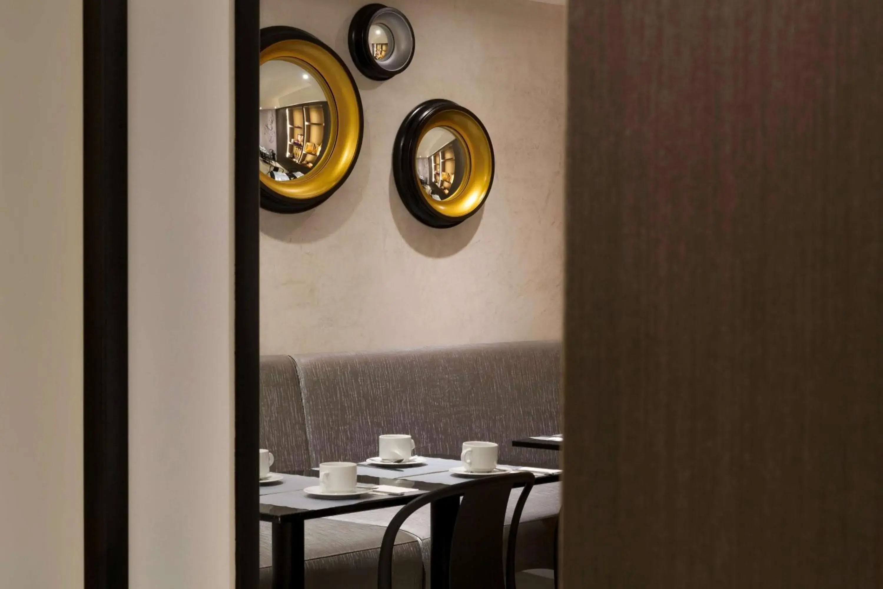 Restaurant/places to eat, Dining Area in Hotel Paris Italie