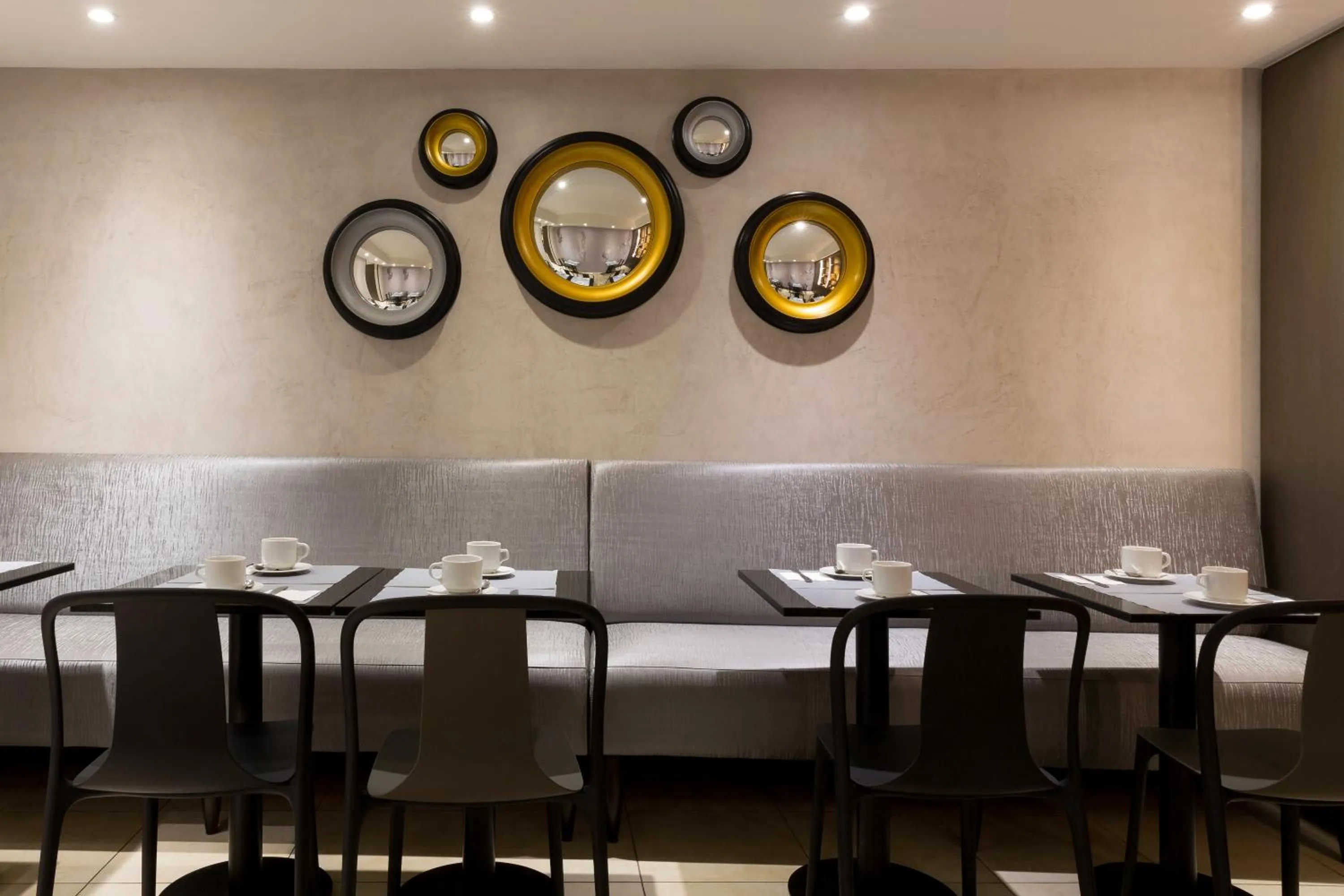 Dining area in Hotel Paris Italie