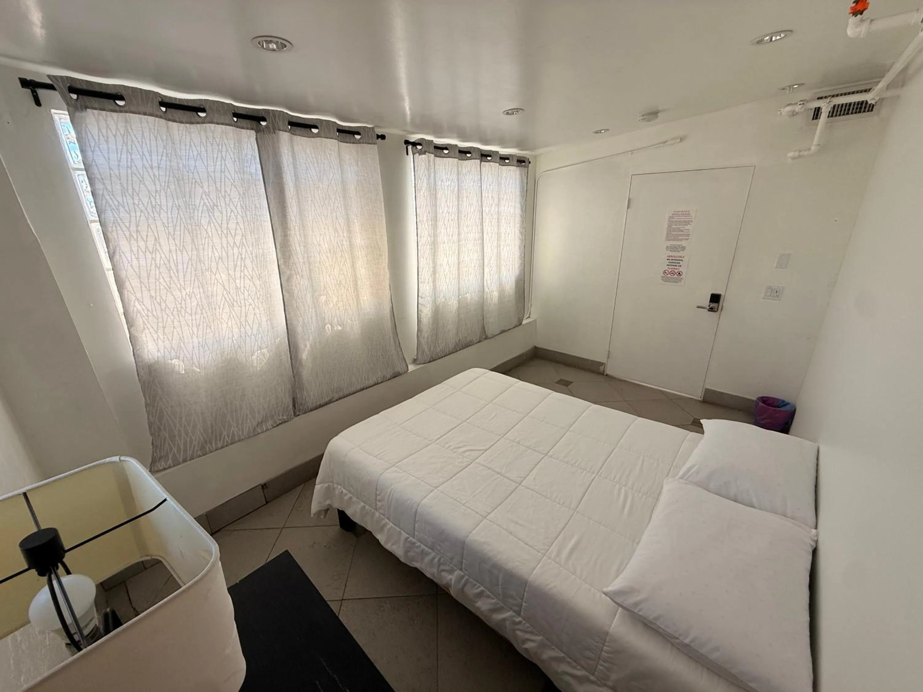 Bed in Culver City Hostel