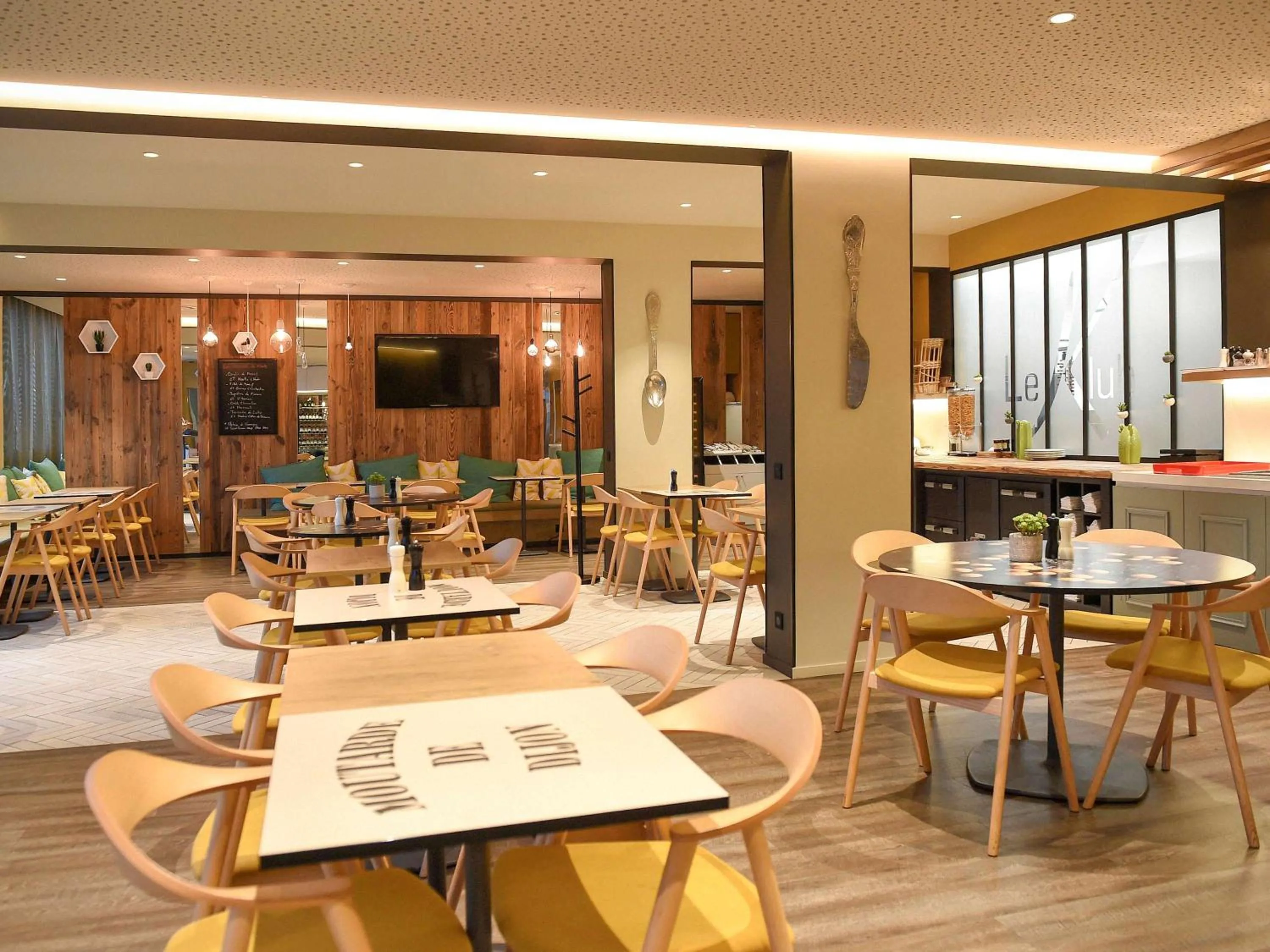 Restaurant/places to eat in ibis Dijon Gare
