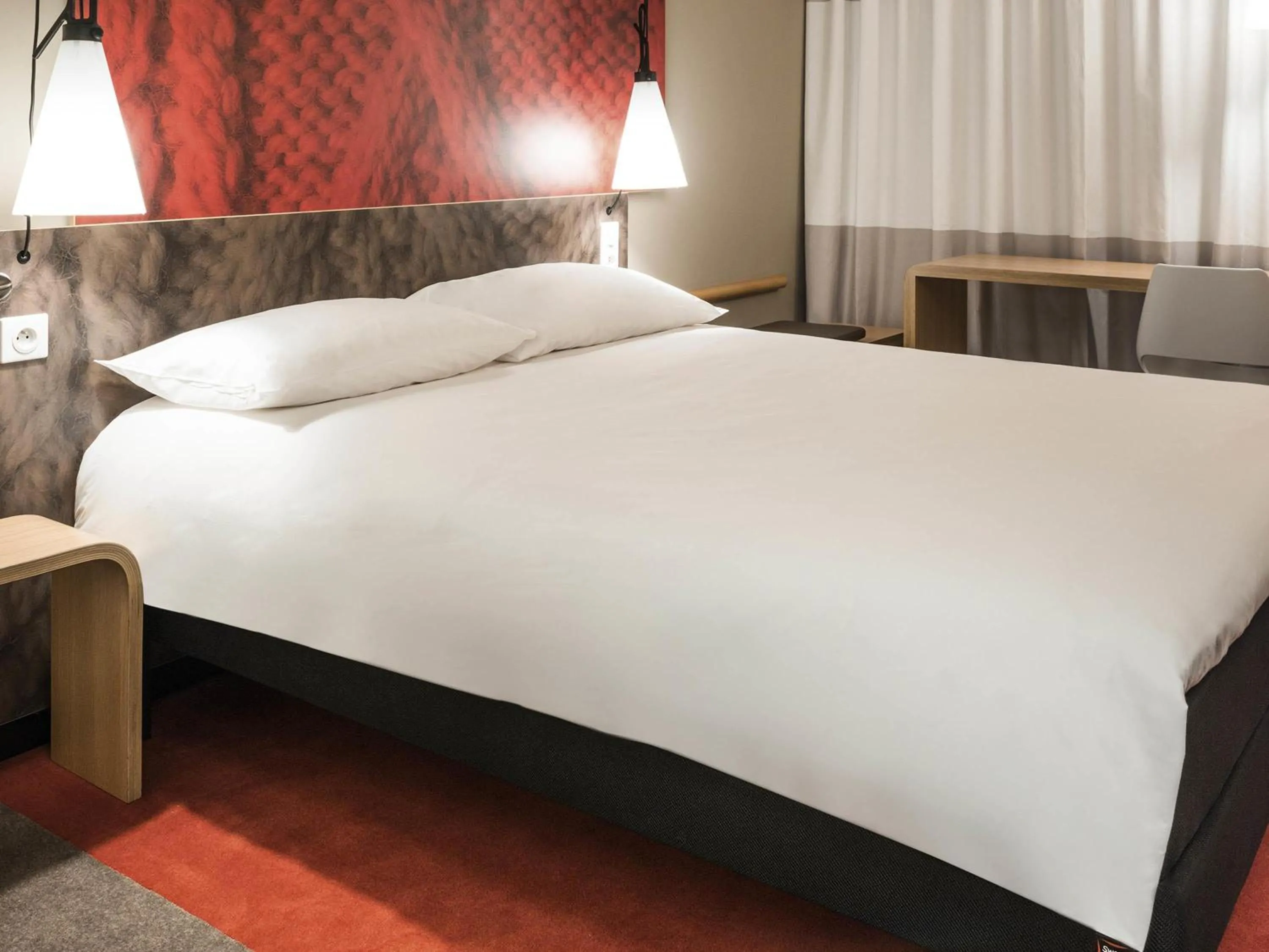 Bedroom, Bed in ibis Dijon Gare