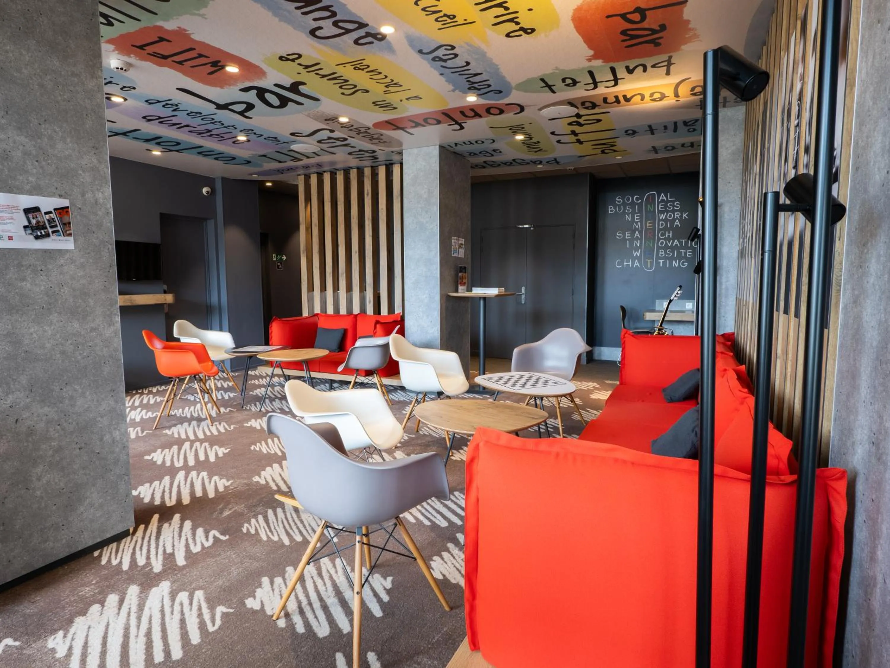 Lobby or reception in ibis Dijon Gare