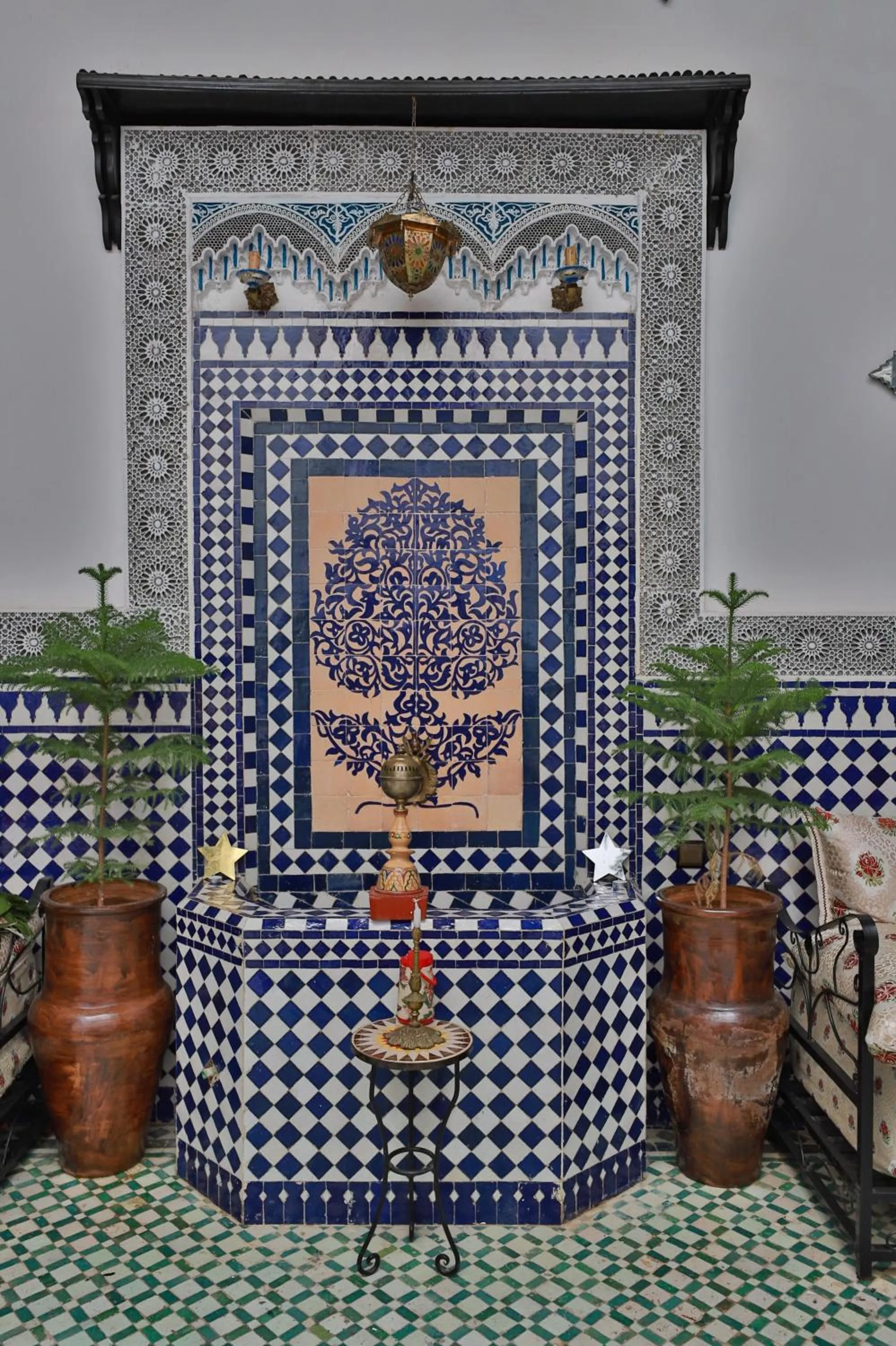 Decorative detail in DAR EL AAMOURI