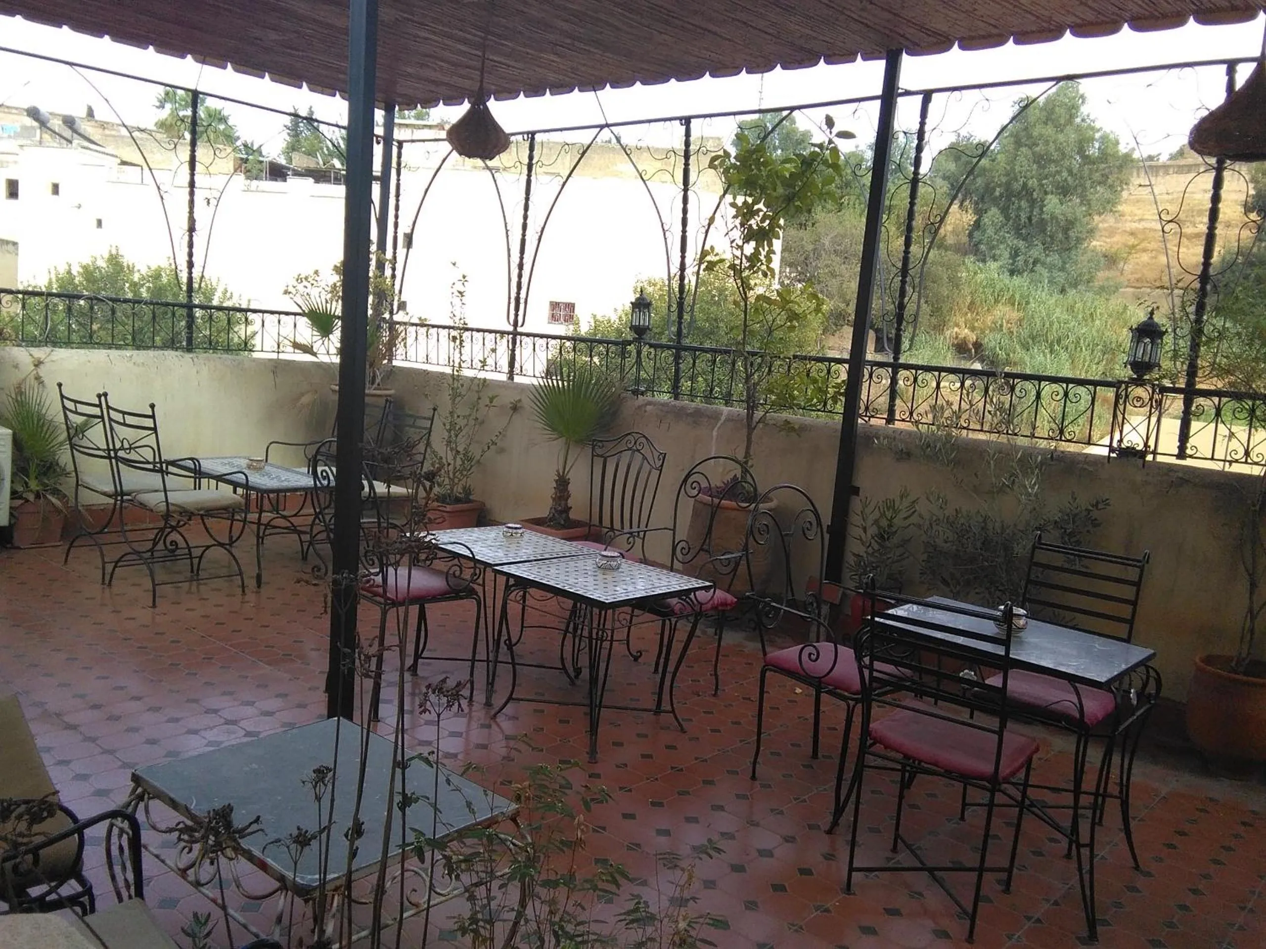 Restaurant/places to eat in DAR EL AAMOURI