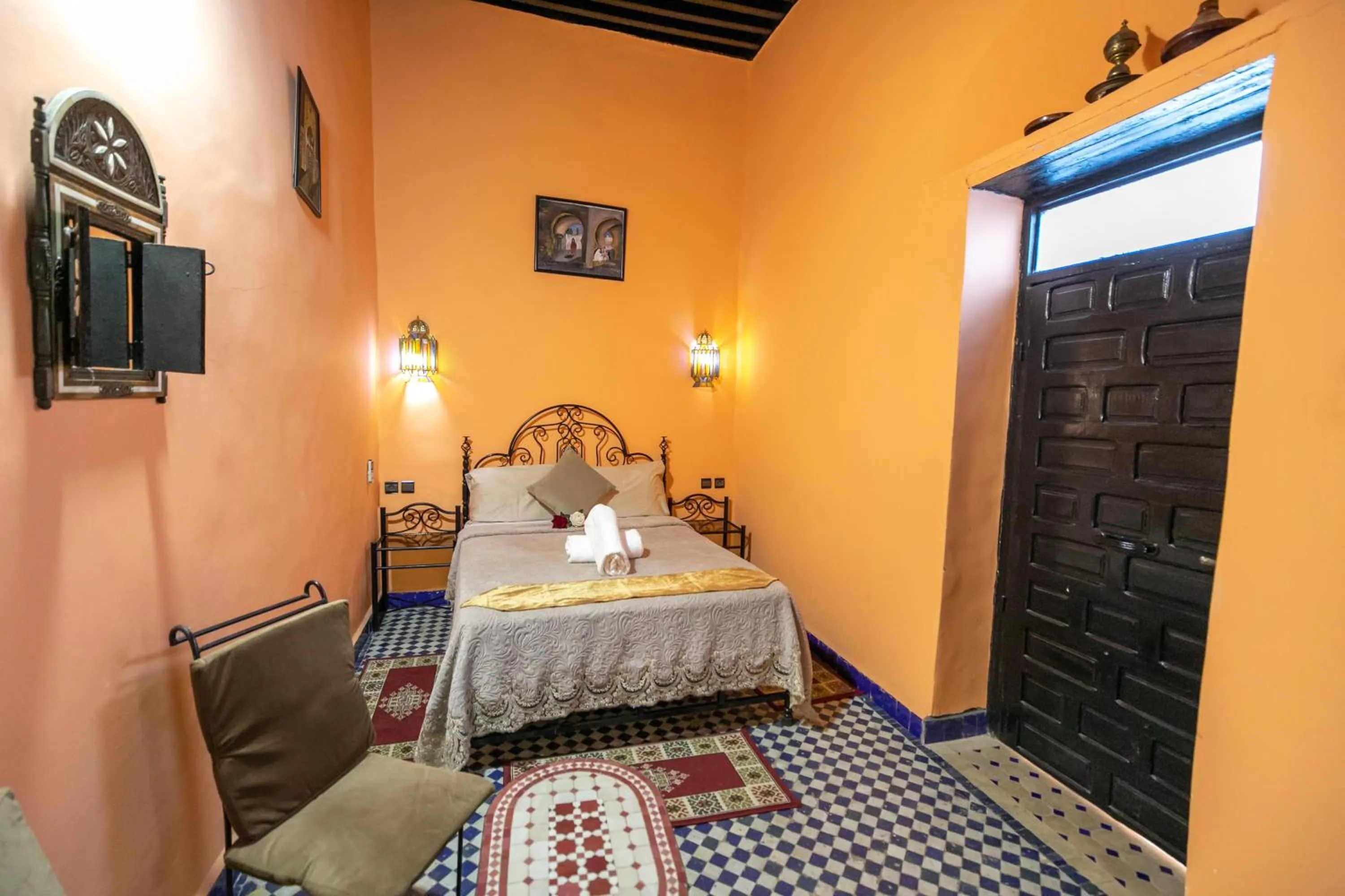 Photo of the whole room, Bed in DAR EL AAMOURI