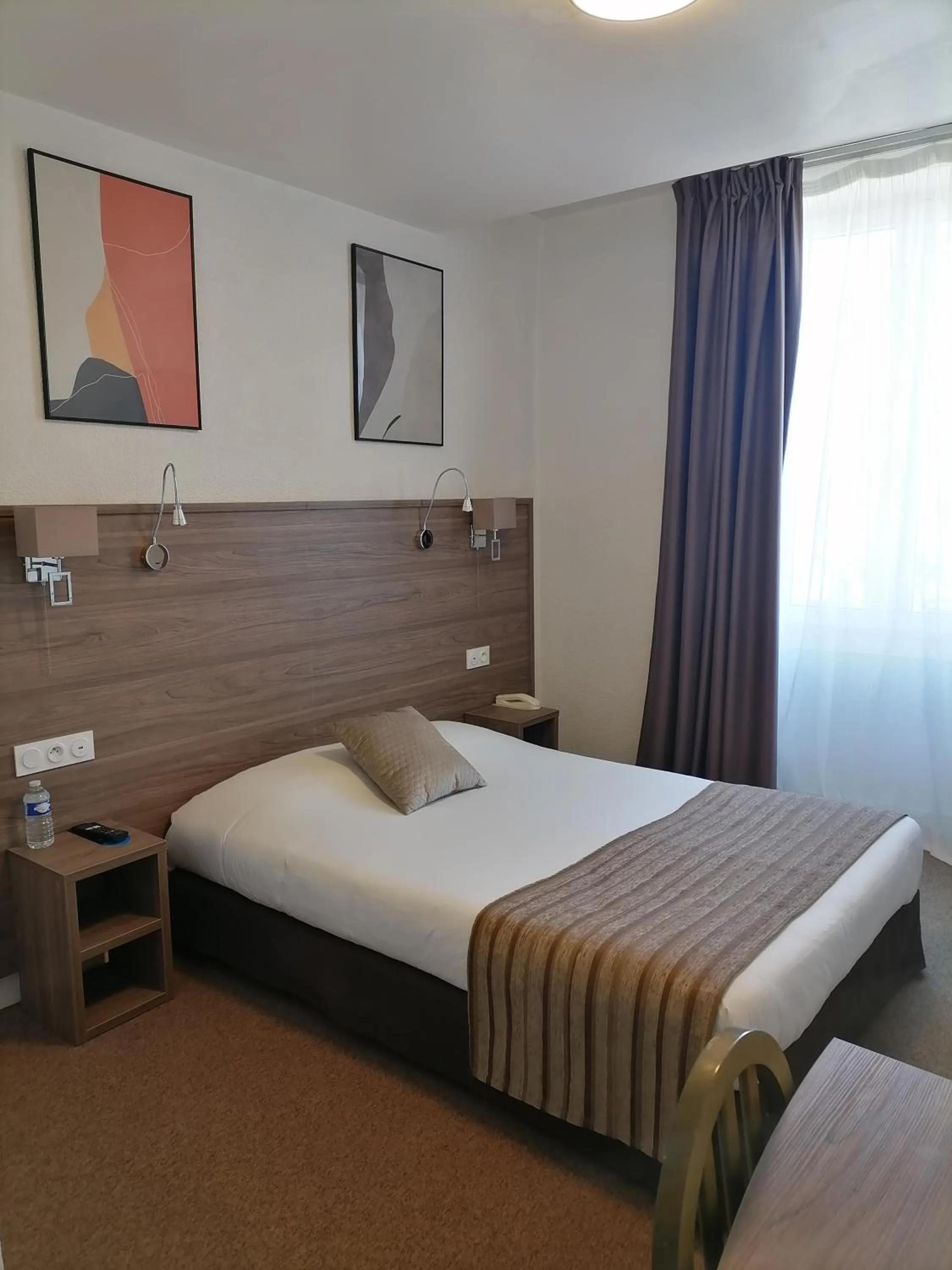 Photo of the whole room, Bed in La Buissonnière