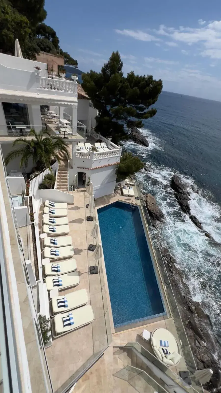 Property building in Hotel La Calanque Property building in Hotel La Calanque