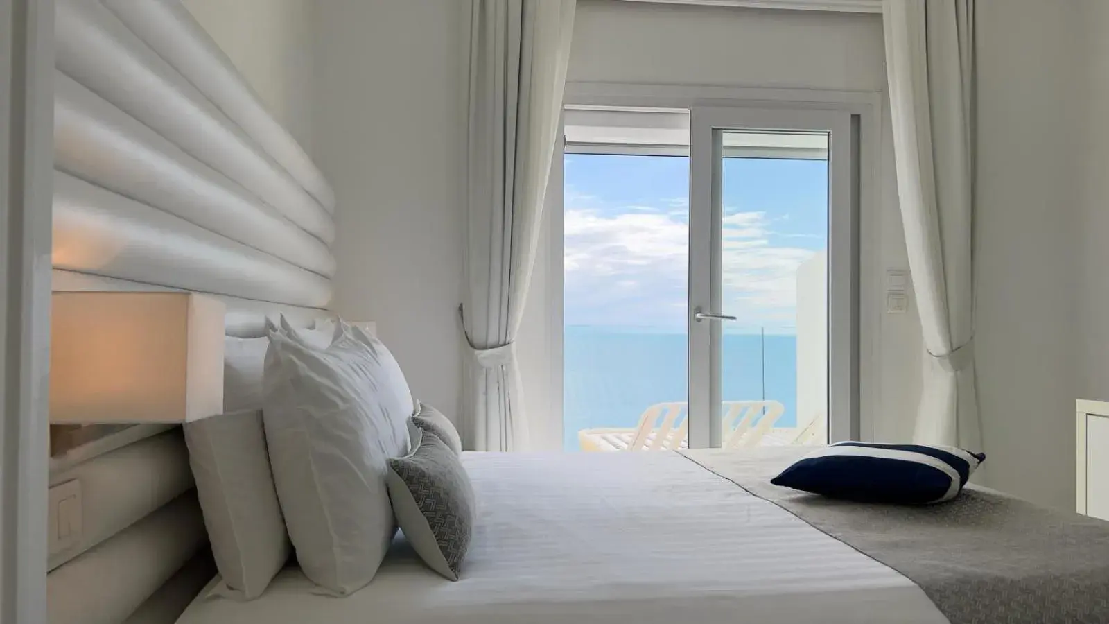Bed in Hotel La Calanque Bed in Hotel La Calanque